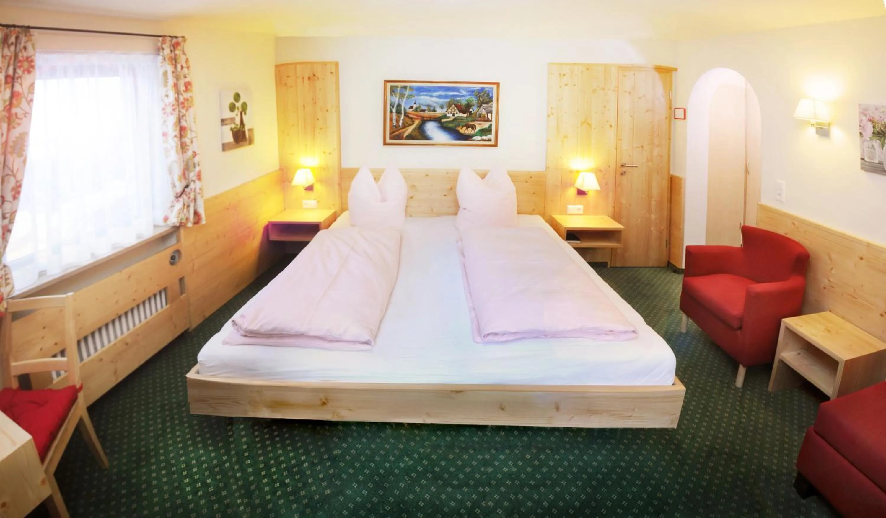 Photo of the whole room, Bed in Hotel Garni Landhaus Traunbachhäusl