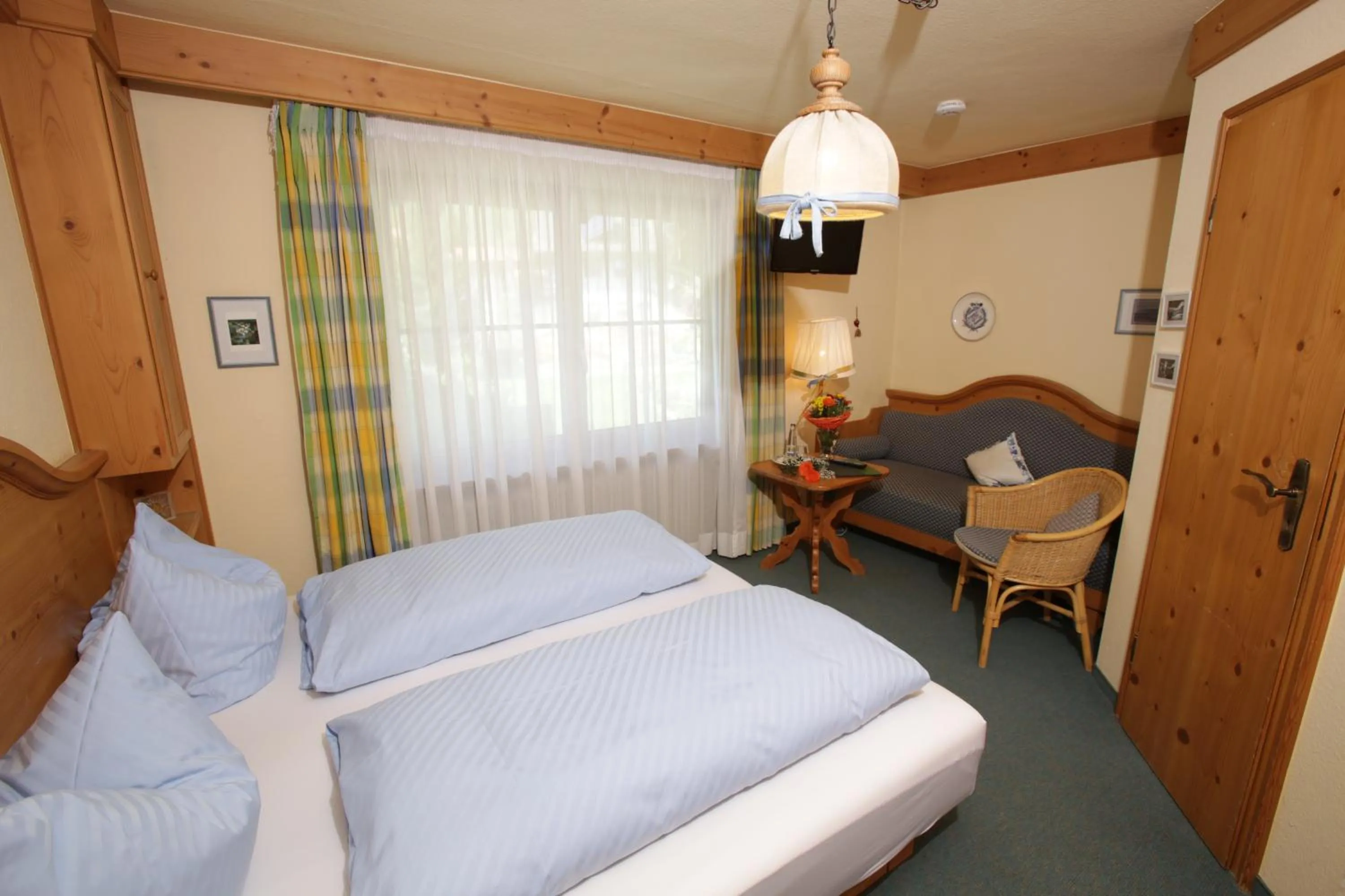Photo of the whole room, Bed in Hotel Garni Landhaus Traunbachhäusl