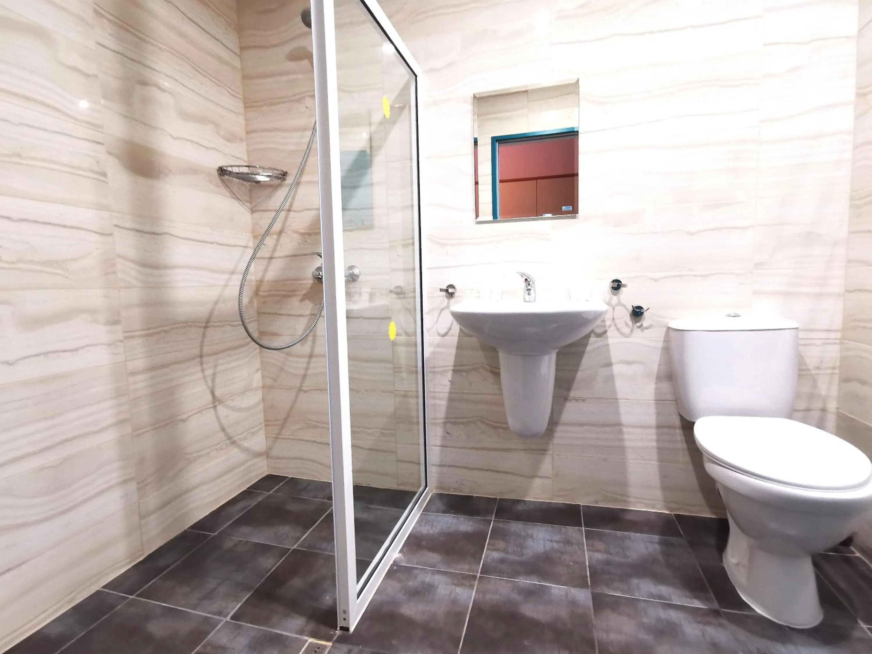 Bathroom in Hotel Largo Beach