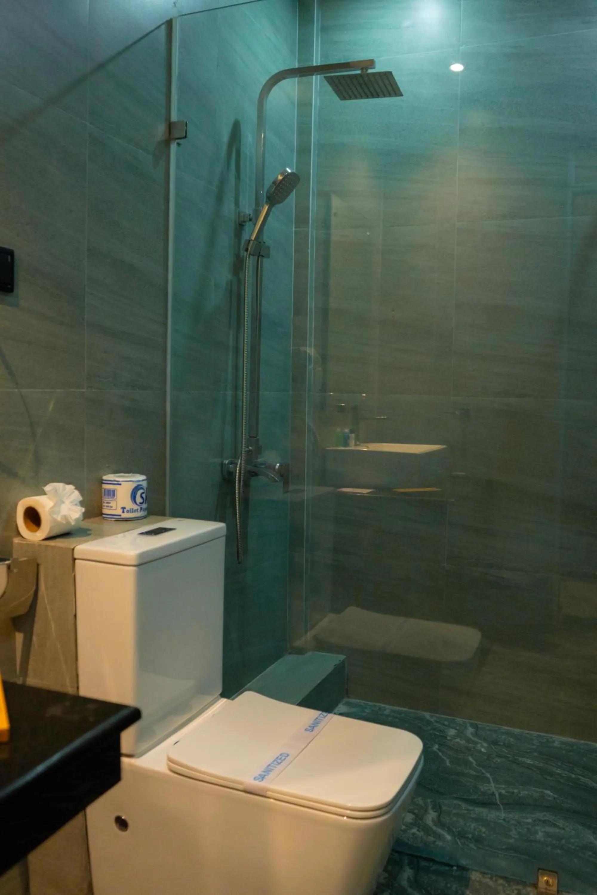 Bath in Supreme Dambulla