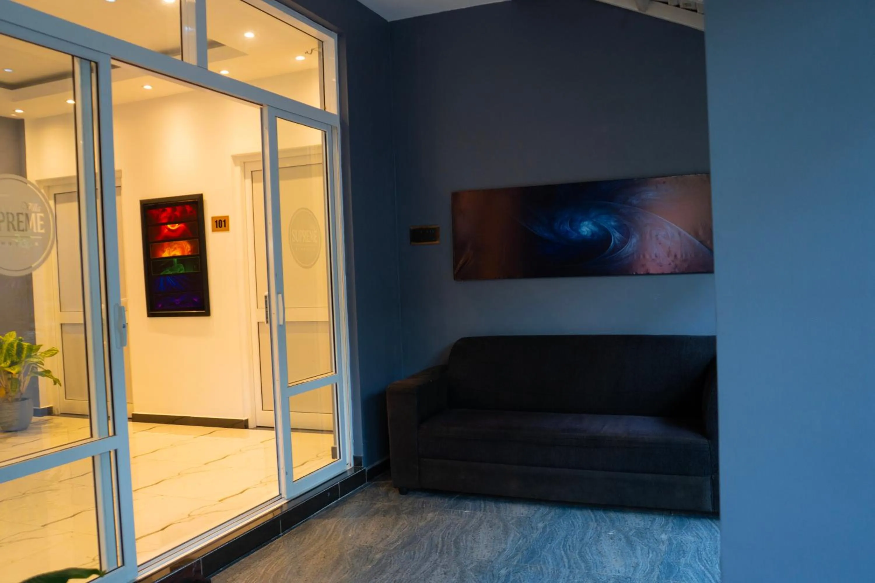 Seating area in Supreme Dambulla