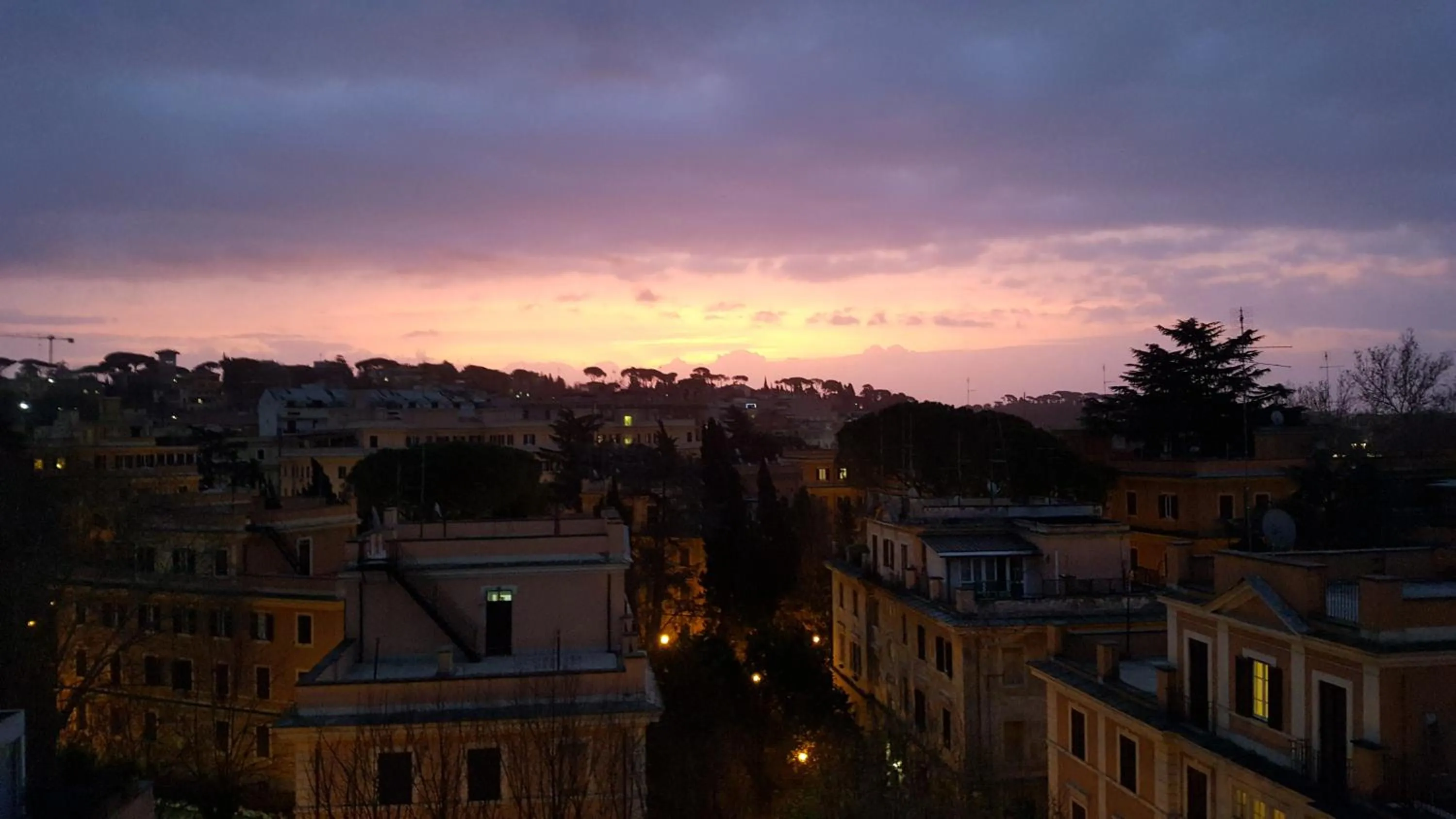 Sunrise in Bed & Breakfast A Casa di Lia a Roma