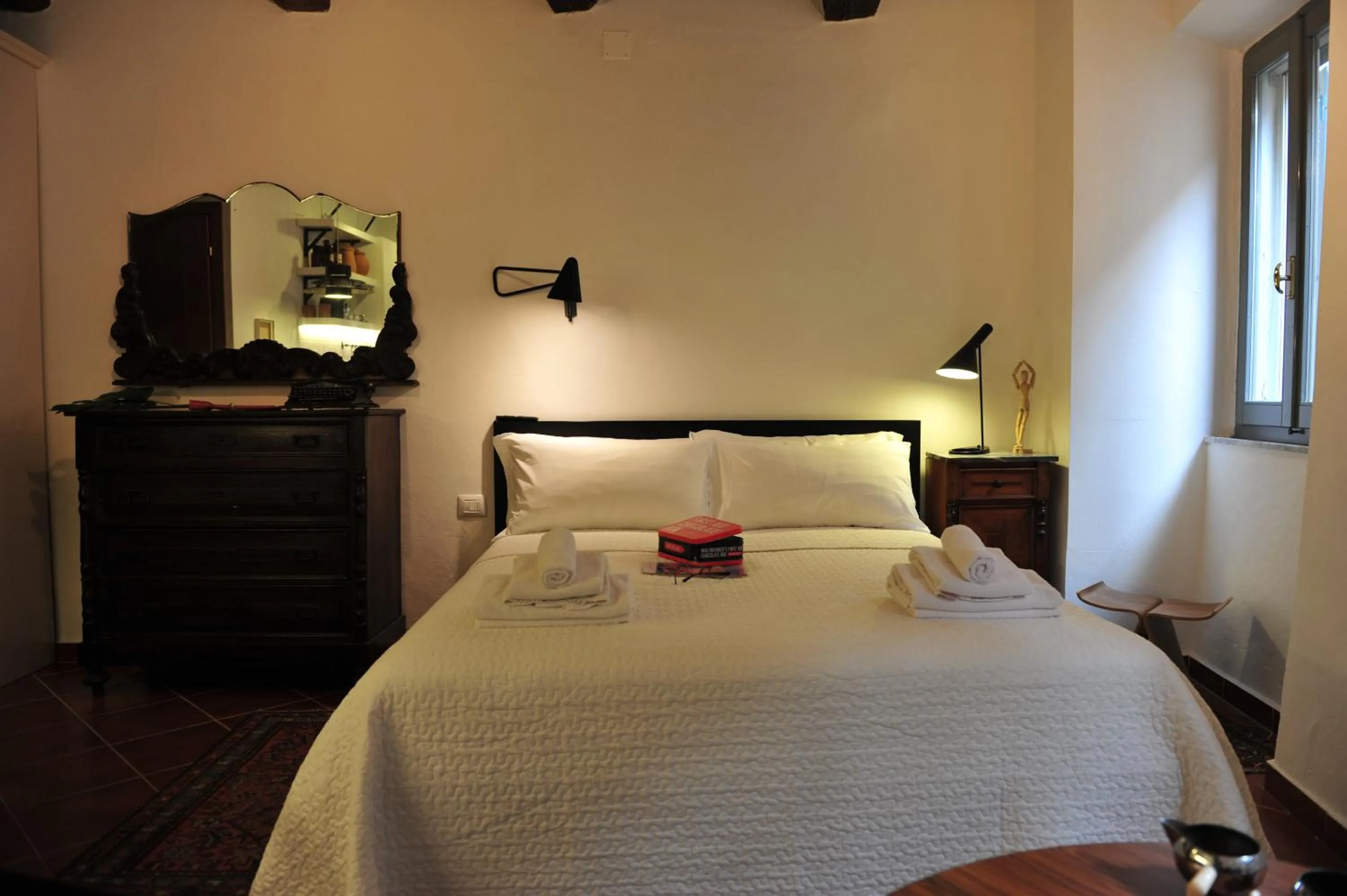 Photo of the whole room, Bed in Casa Messi