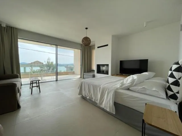 Photo of the whole room, Bed in MARAVILLA SUITES