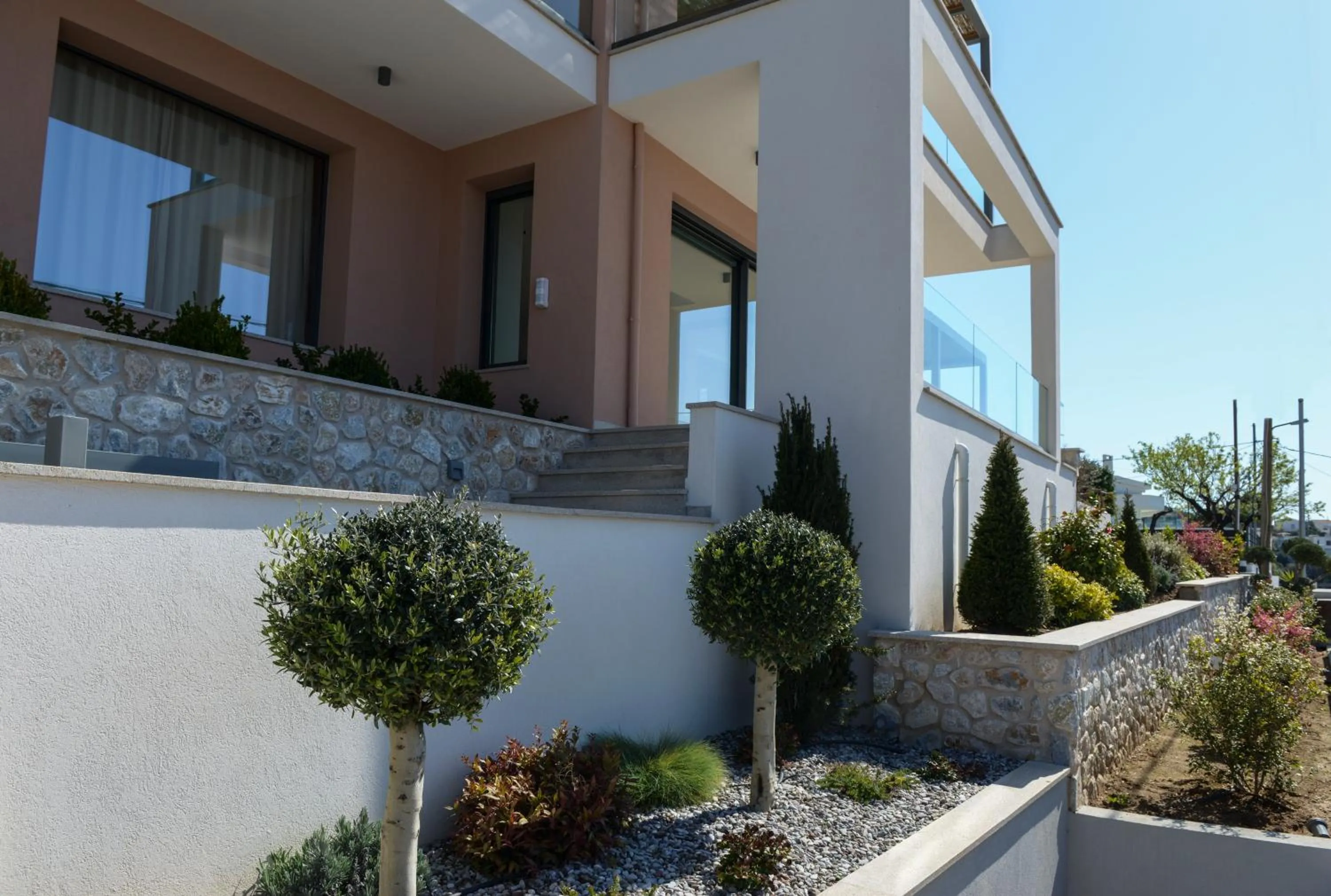 Garden in MARAVILLA SUITES