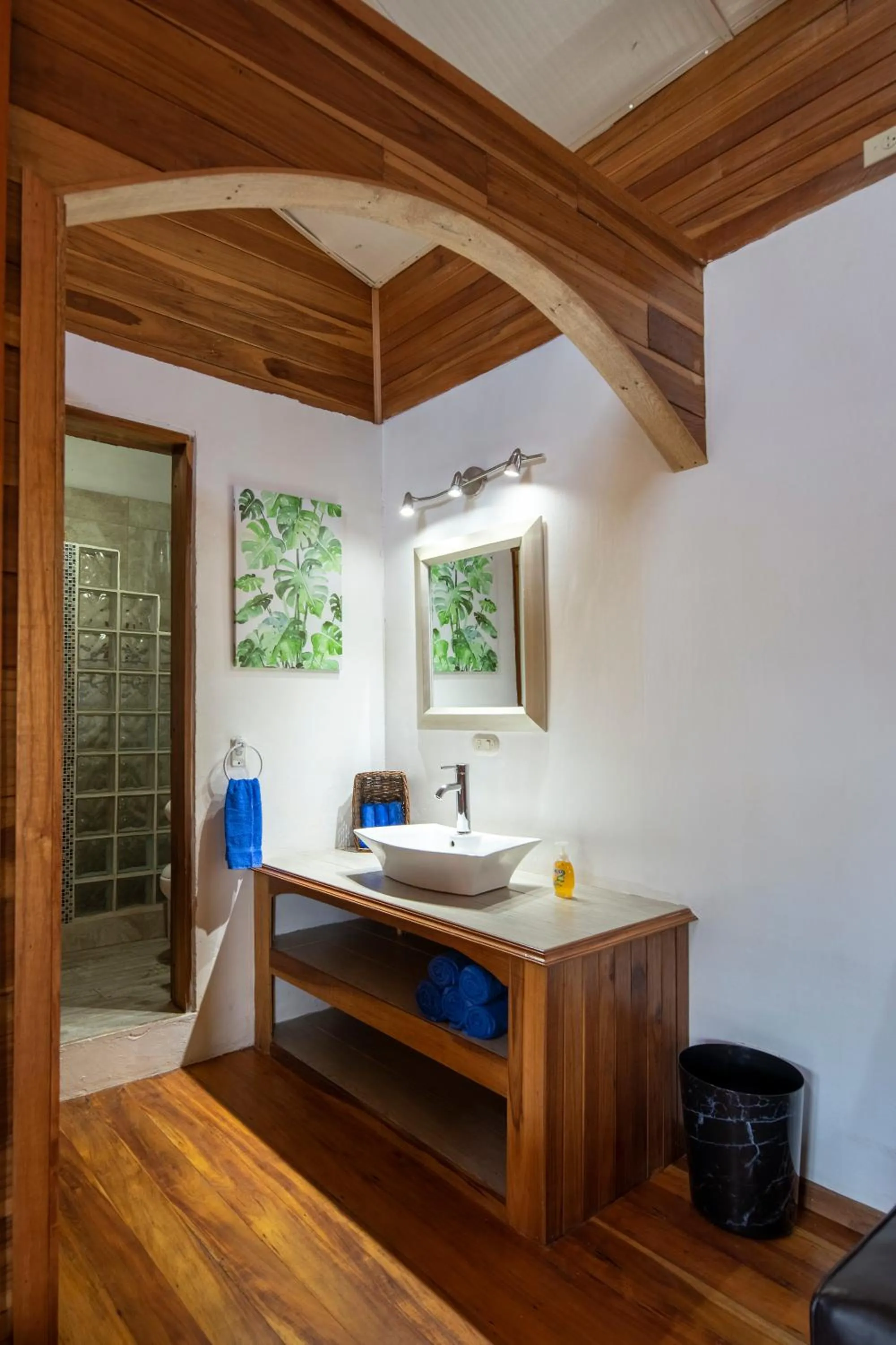 Bathroom in Pangea Lodge with Shared Pool at the Heart of Manzanillo