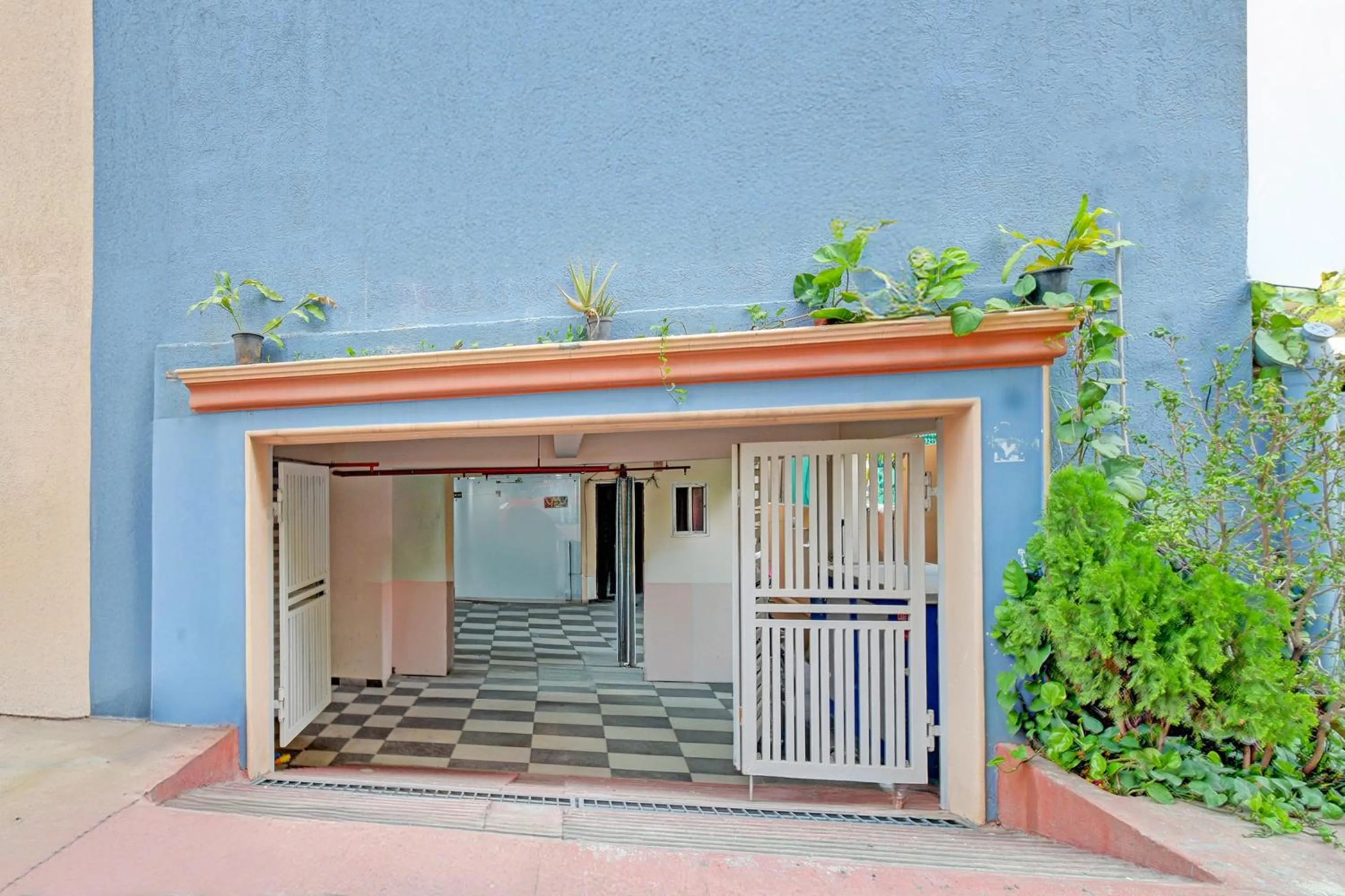 Facade/entrance in Super Hotel O Kondapur Hyderabad Formerly Dunes Inn