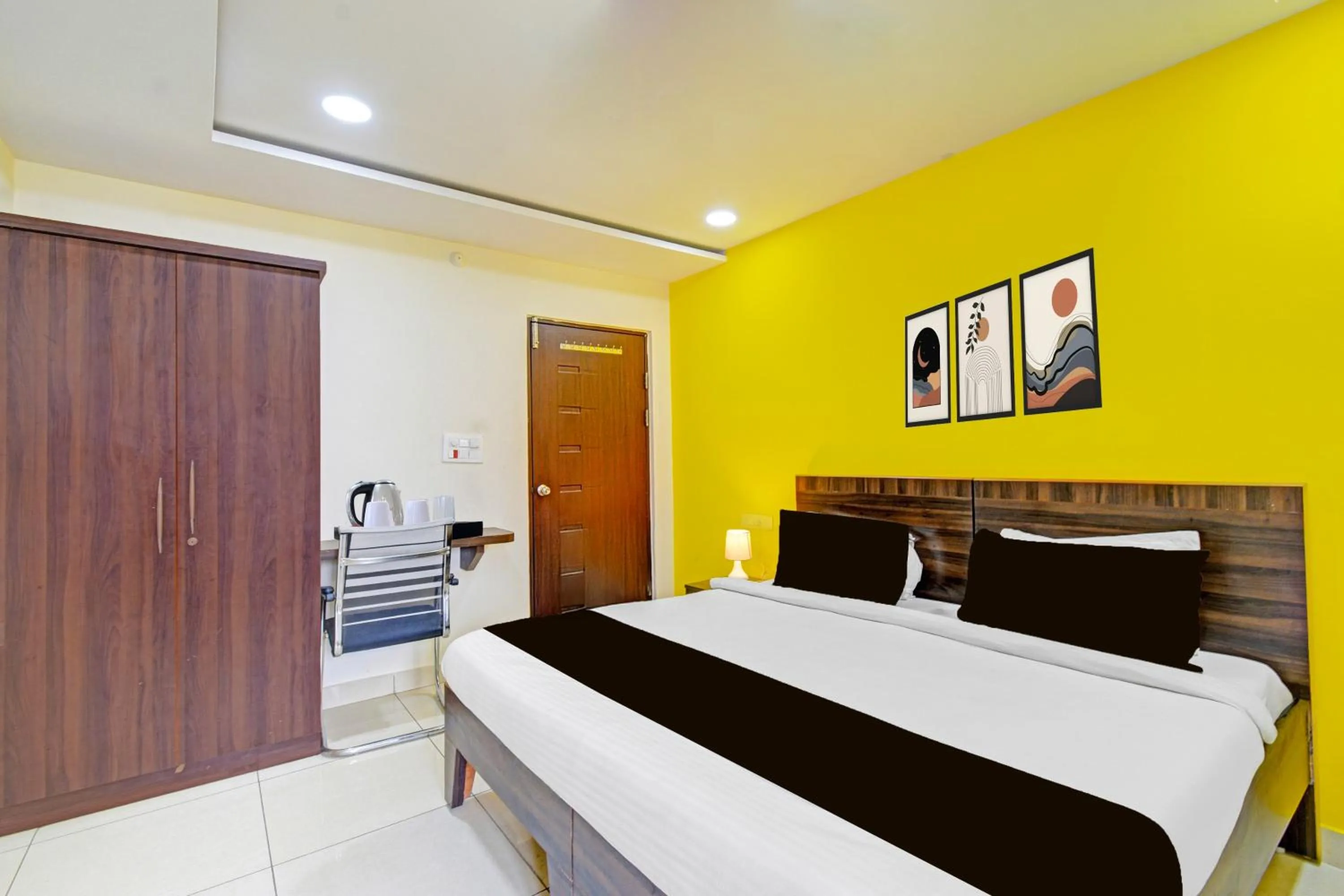 Bedroom, Bed in Super Hotel O Kondapur Hyderabad Formerly Dunes Inn