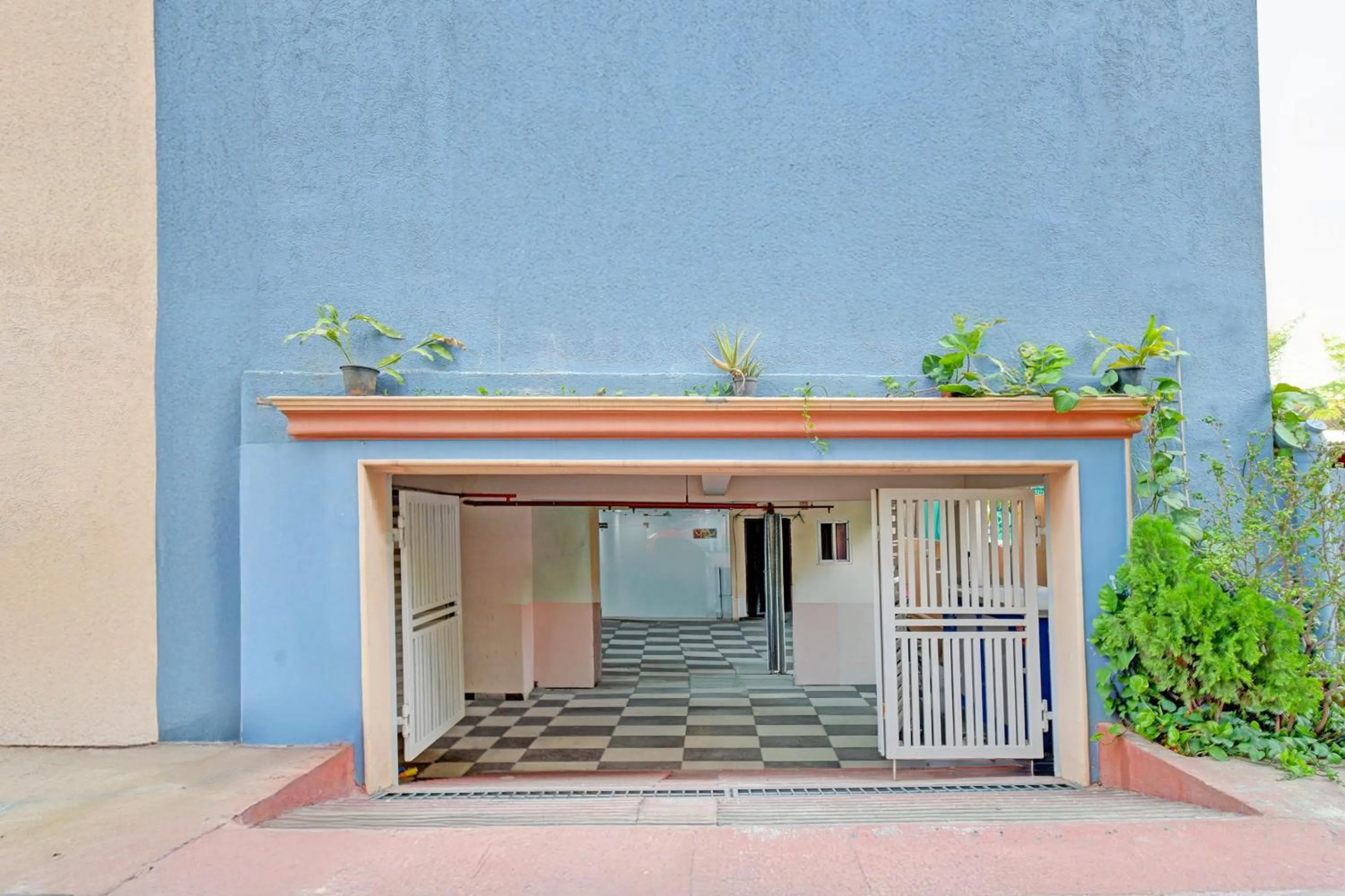 Facade/entrance in Super Hotel O Kondapur Hyderabad Formerly Dunes Inn