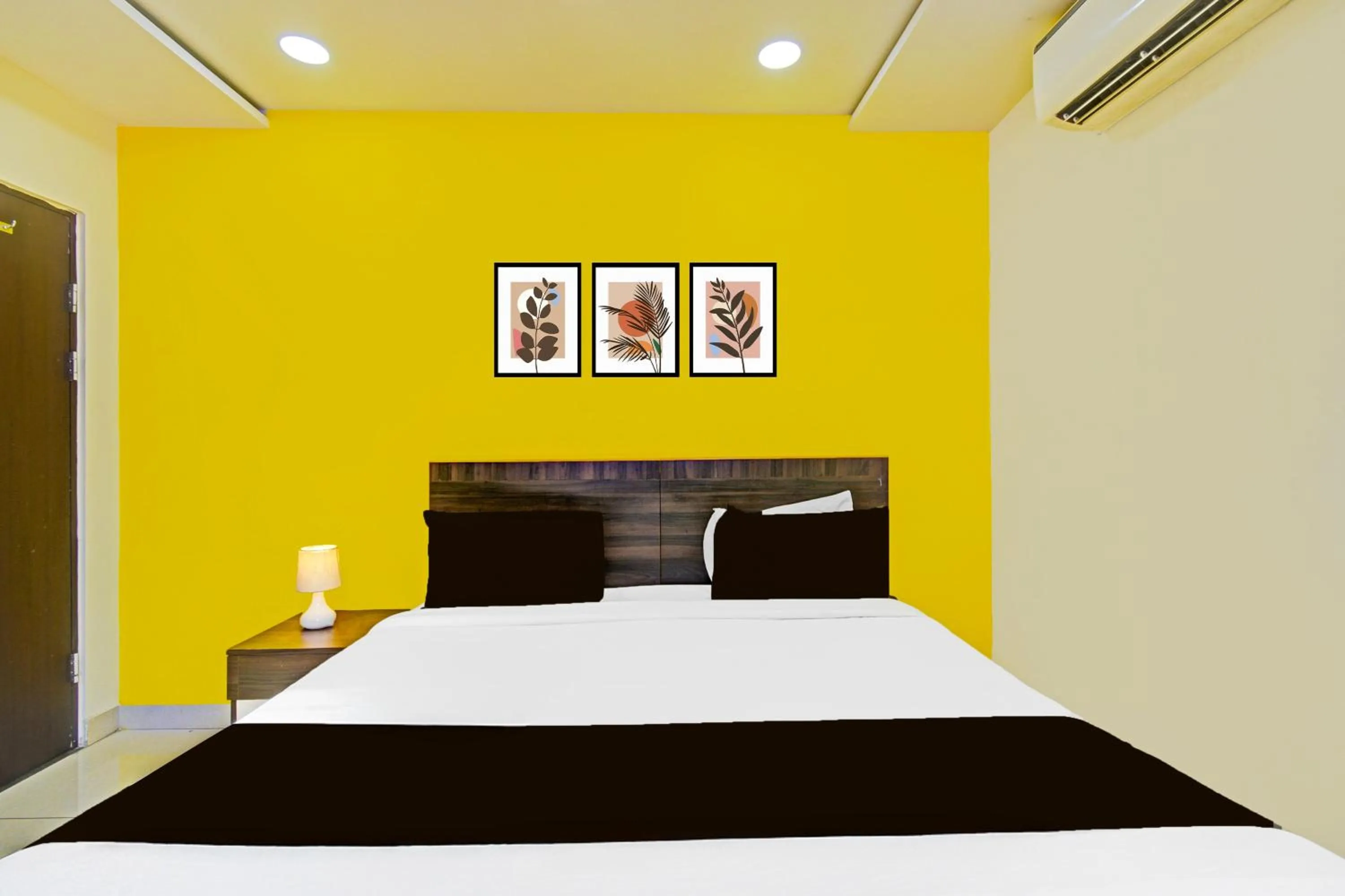 Bedroom, Bed in Super Hotel O Kondapur Hyderabad Formerly Dunes Inn