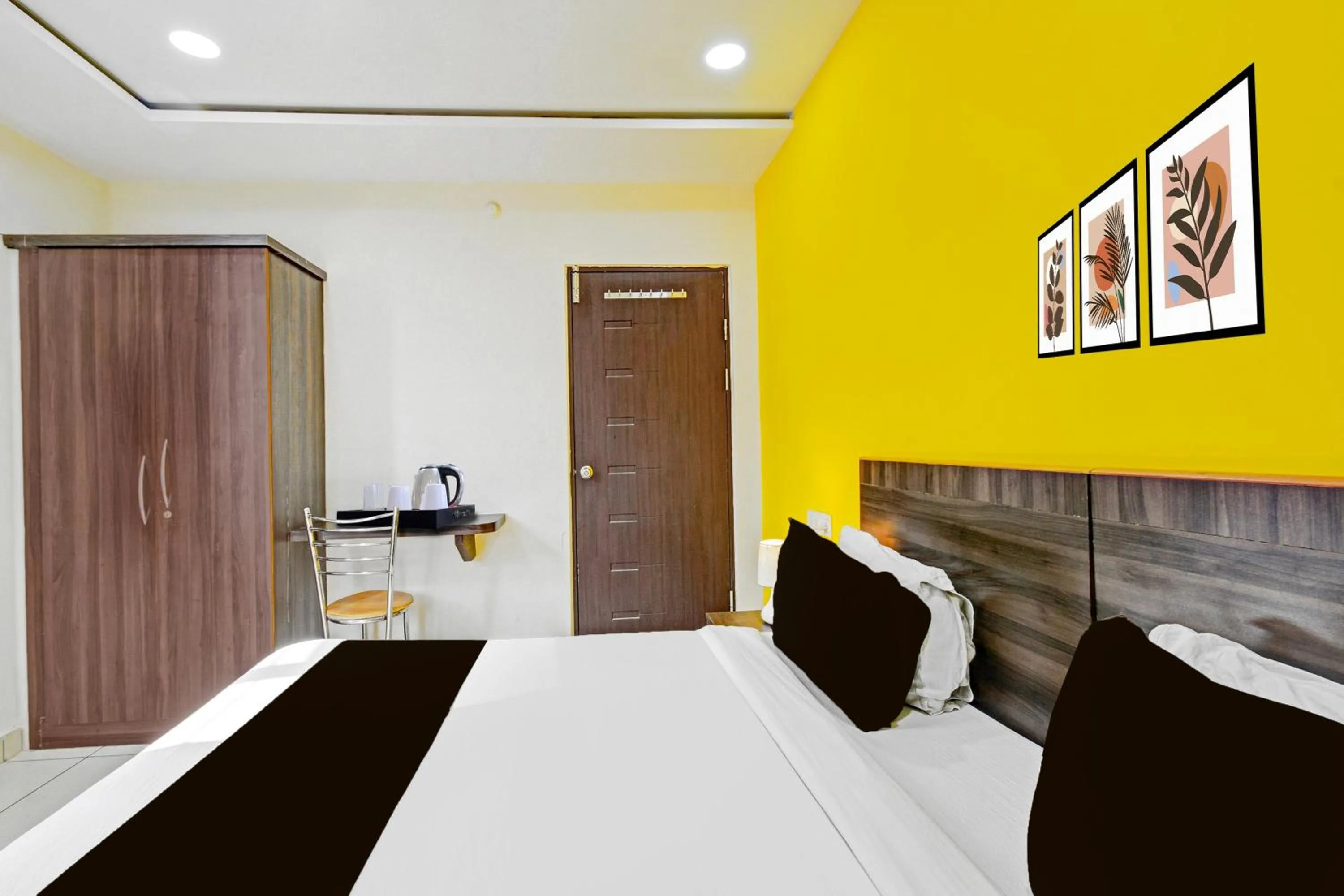 Bedroom, Bed in Super Hotel O Kondapur Hyderabad Formerly Dunes Inn