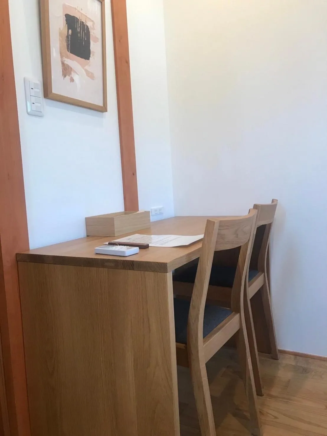 Photo of the whole room in Quaint House Naoshima