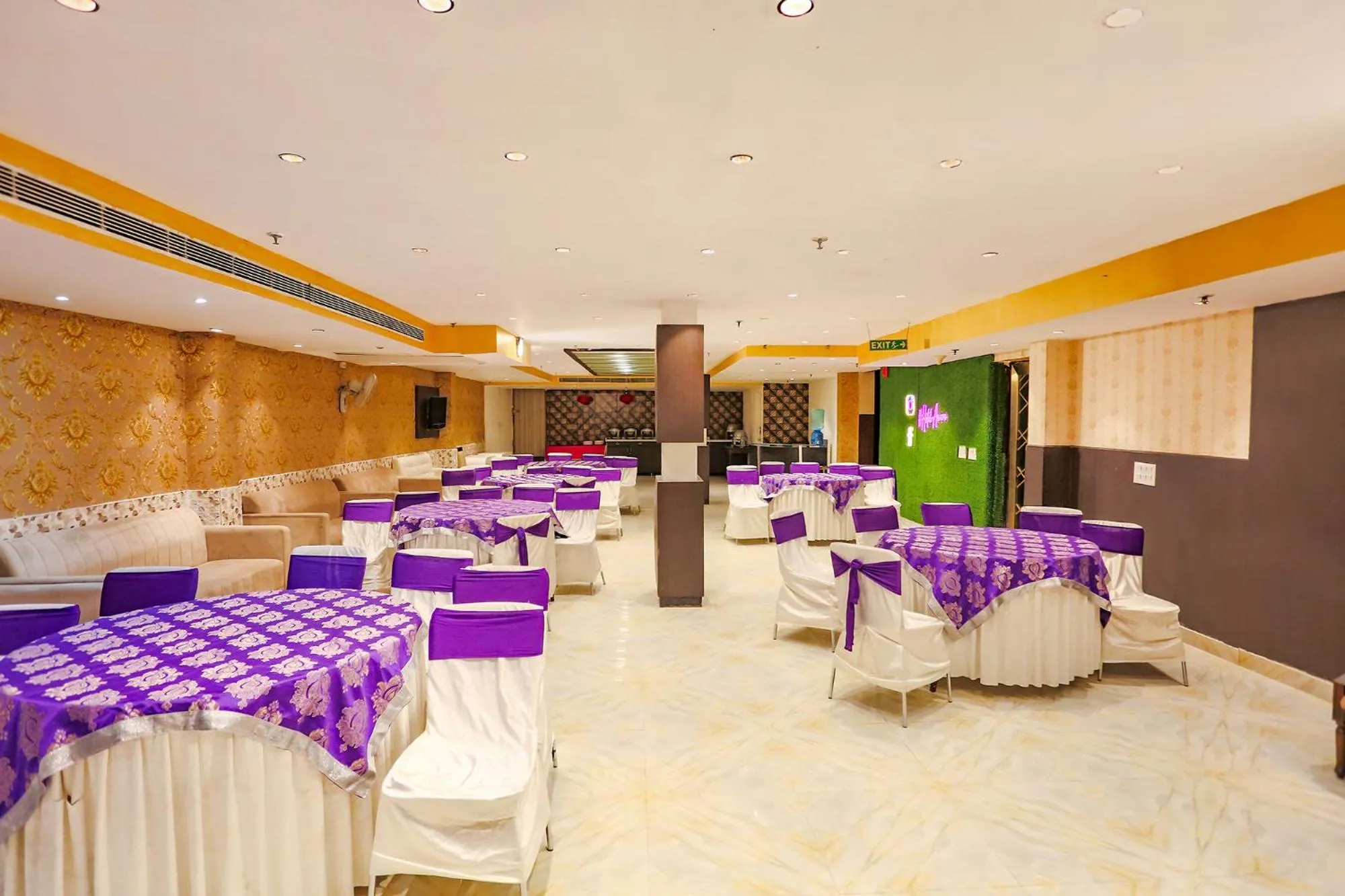 Restaurant/places to eat in Via Heaven In