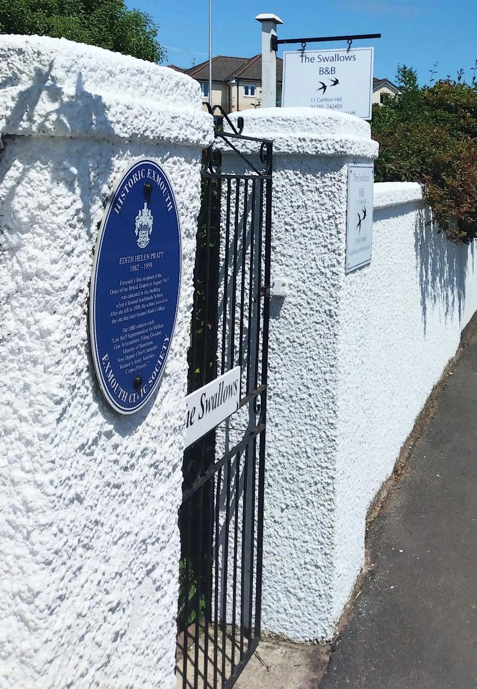 Logo/Certificate/Sign in The Swallows B and B