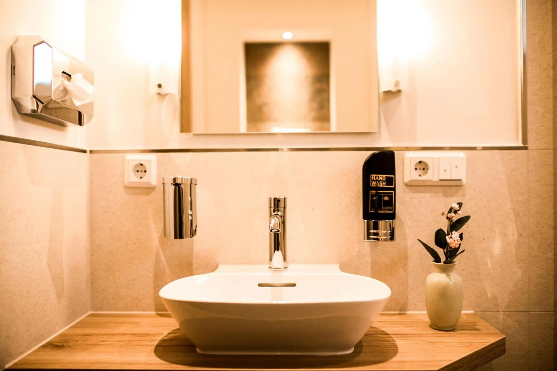 Bathroom in Wiechmanns Weserhotel