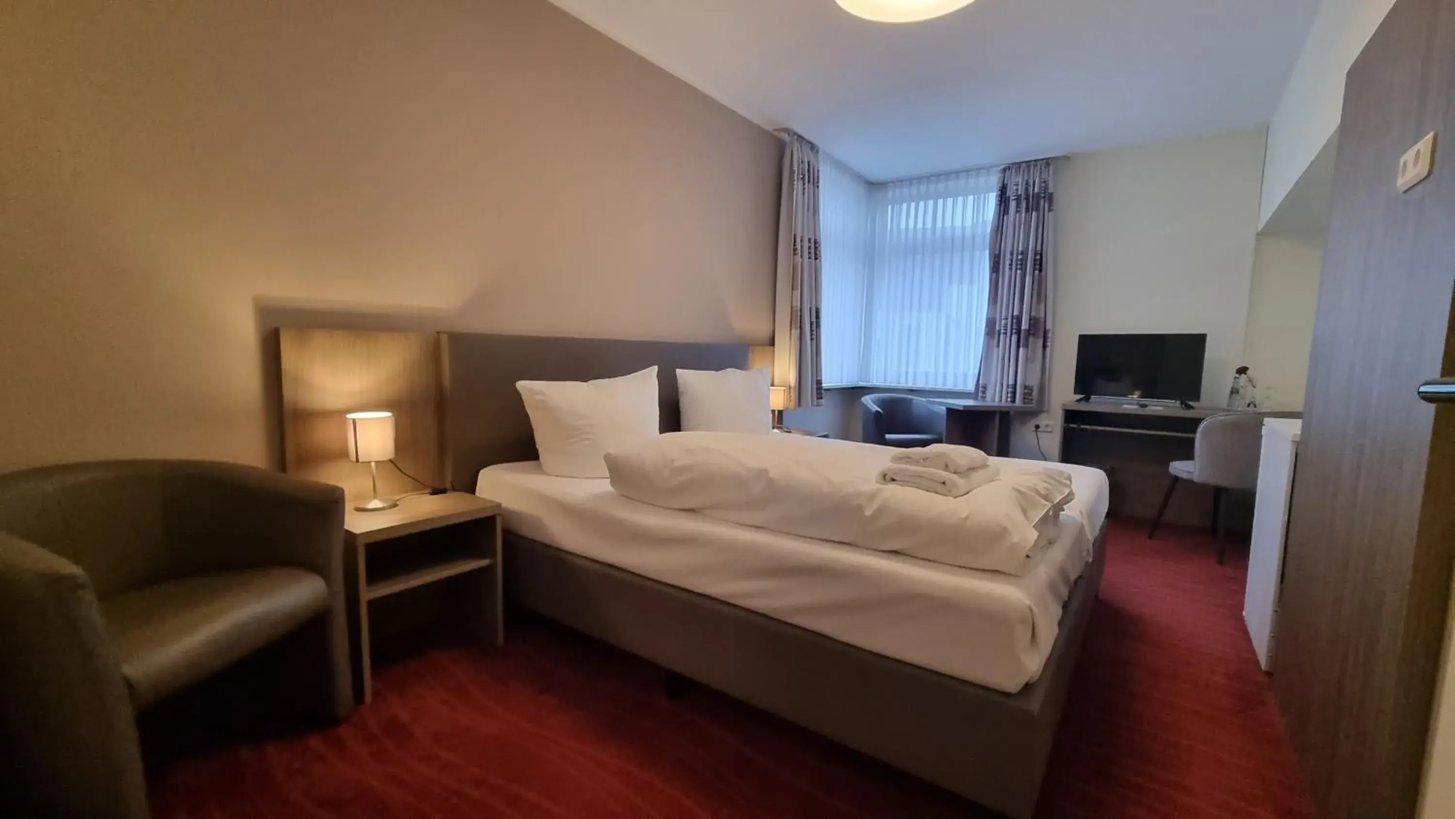 Economy Single Room - single occupancy in Wiechmanns Weserhotel Economy Single Room - single occupancy in Wiechmanns Weserhotel