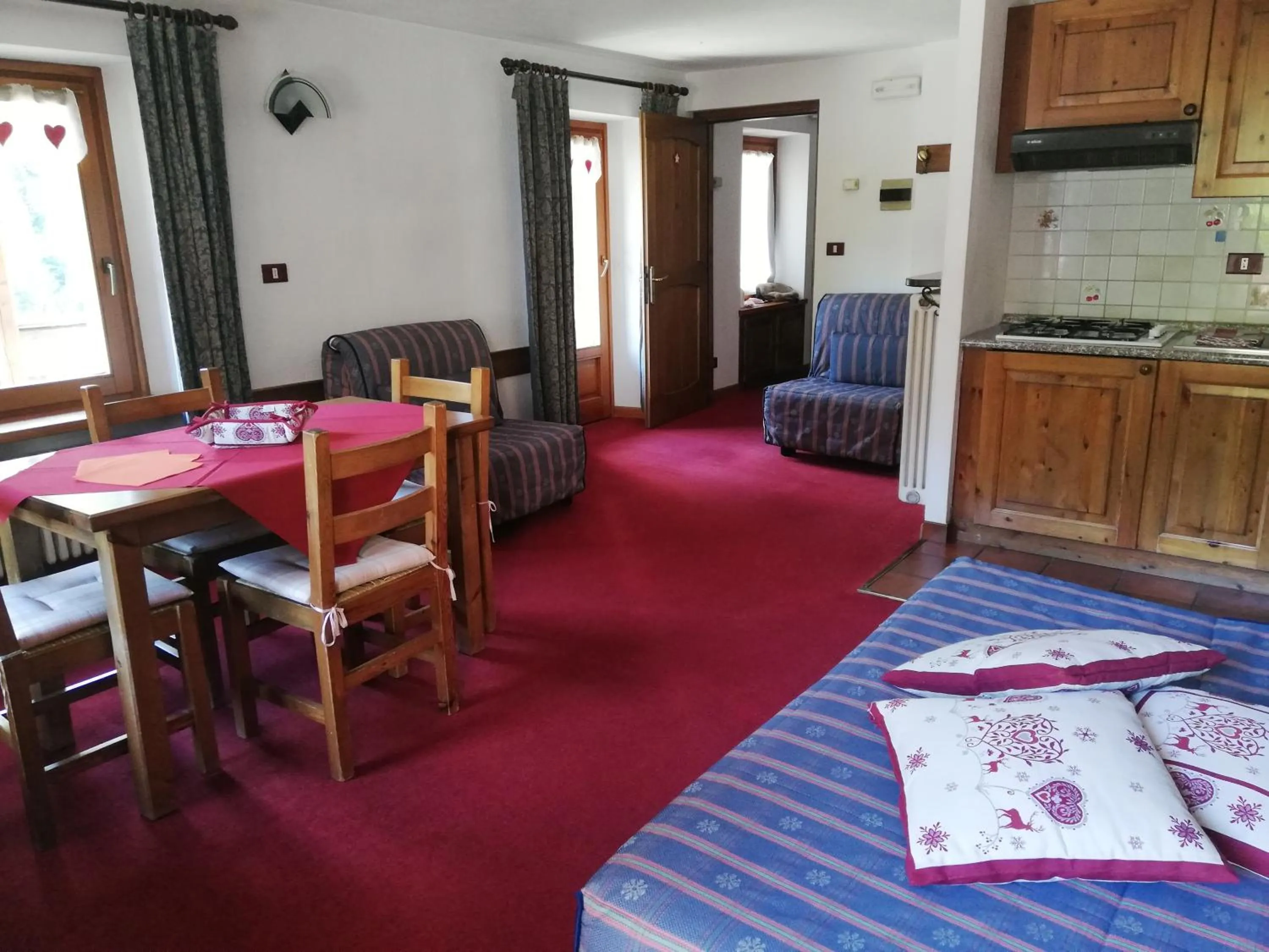 Dining area, Bed in Residence Pavou