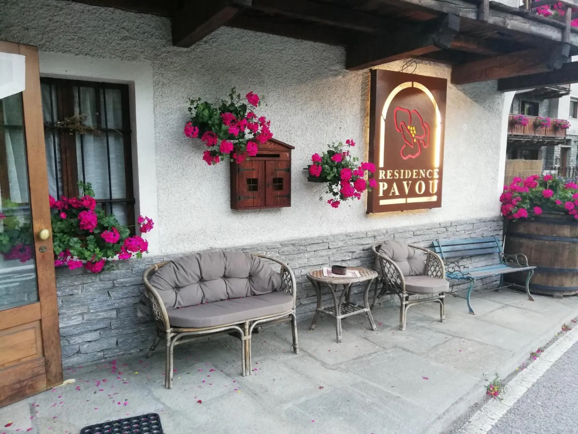 Facade/entrance in Residence Pavou