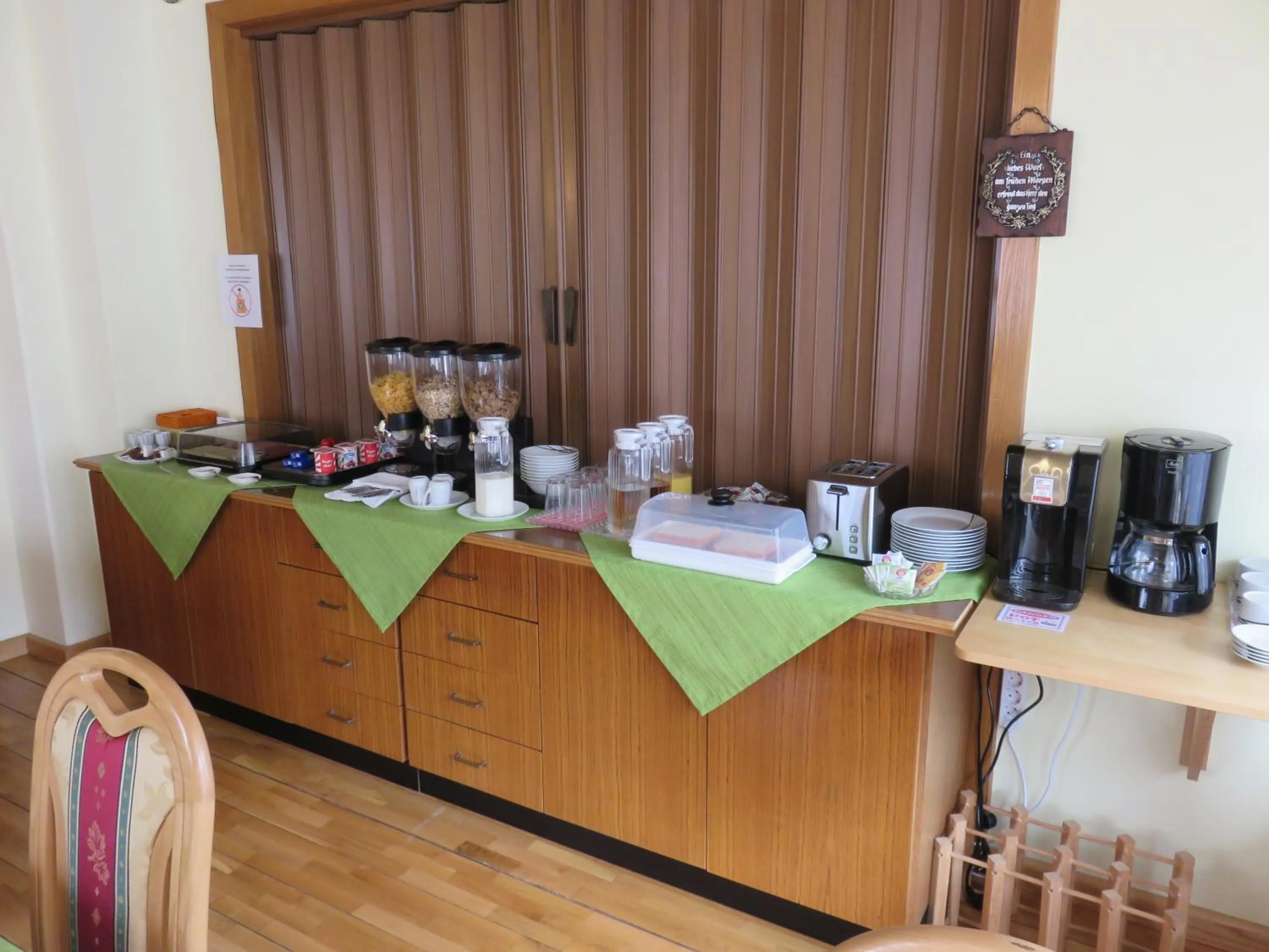 Breakfast in Haus Elena