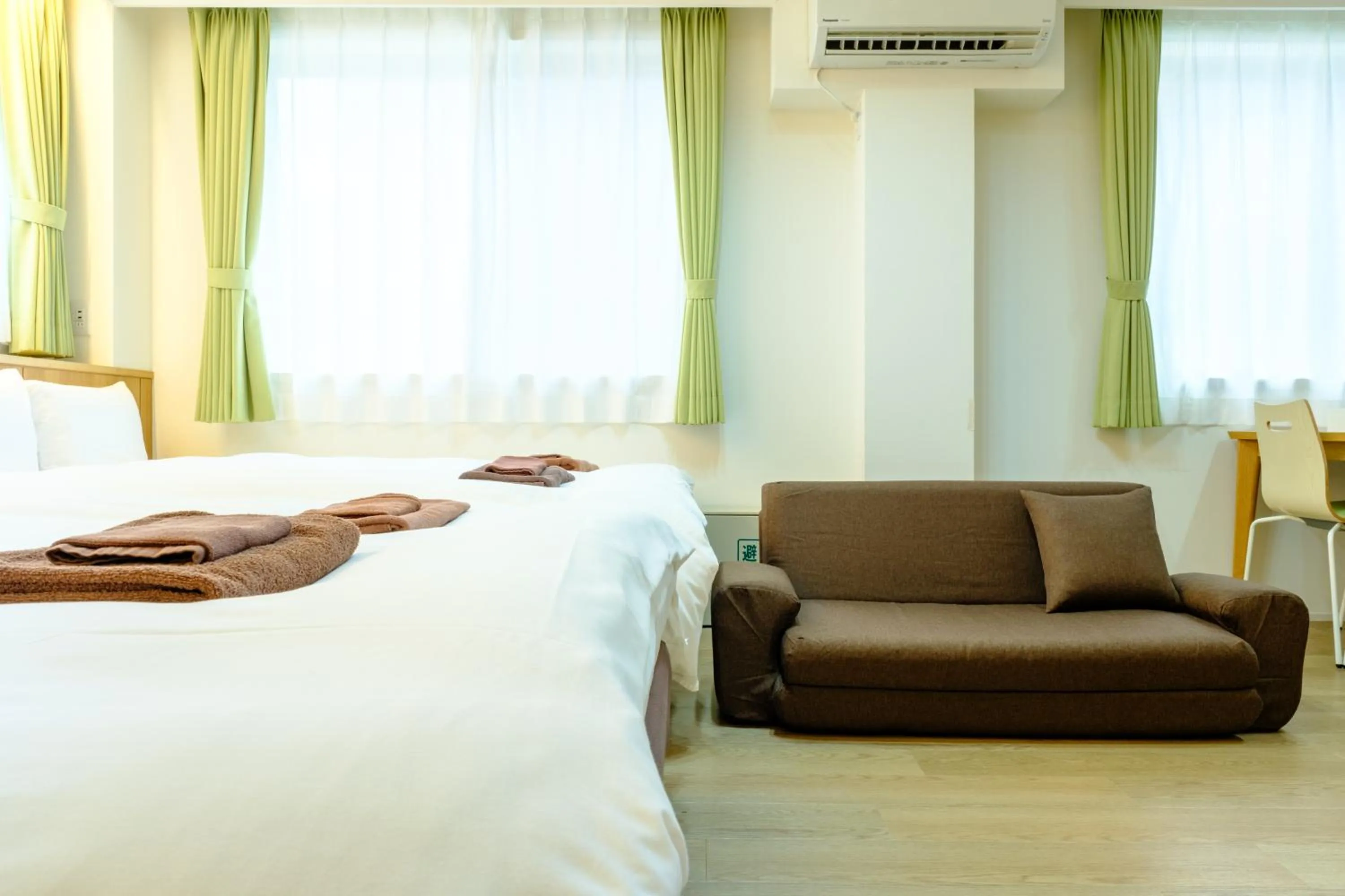 Bed in Serendipity Kinshicho - 2 mins to JR Station - Near Skytree & Foodie hub