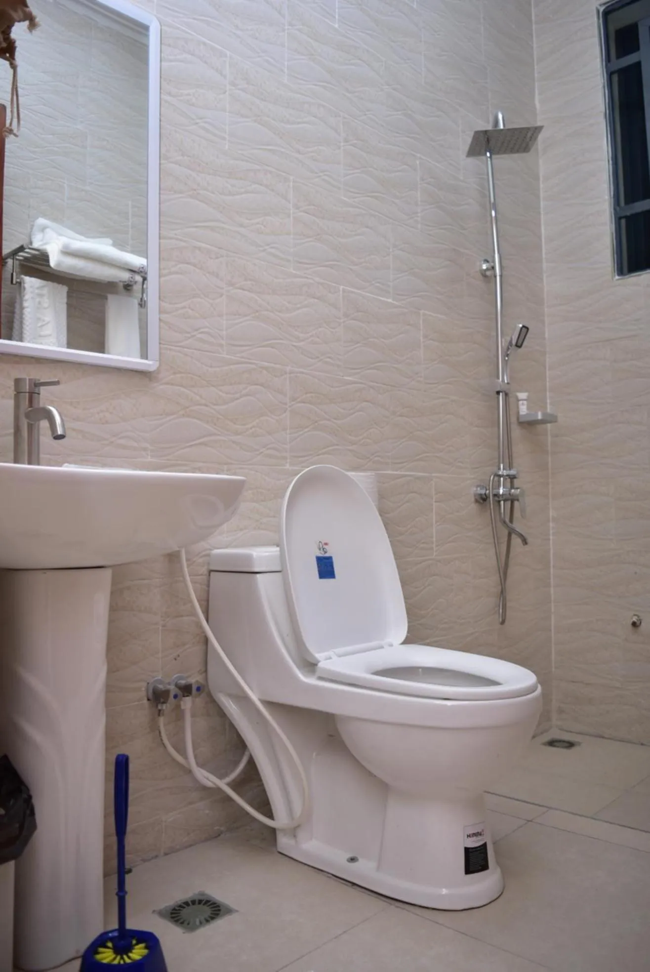 Shower in La Stanar Hotel