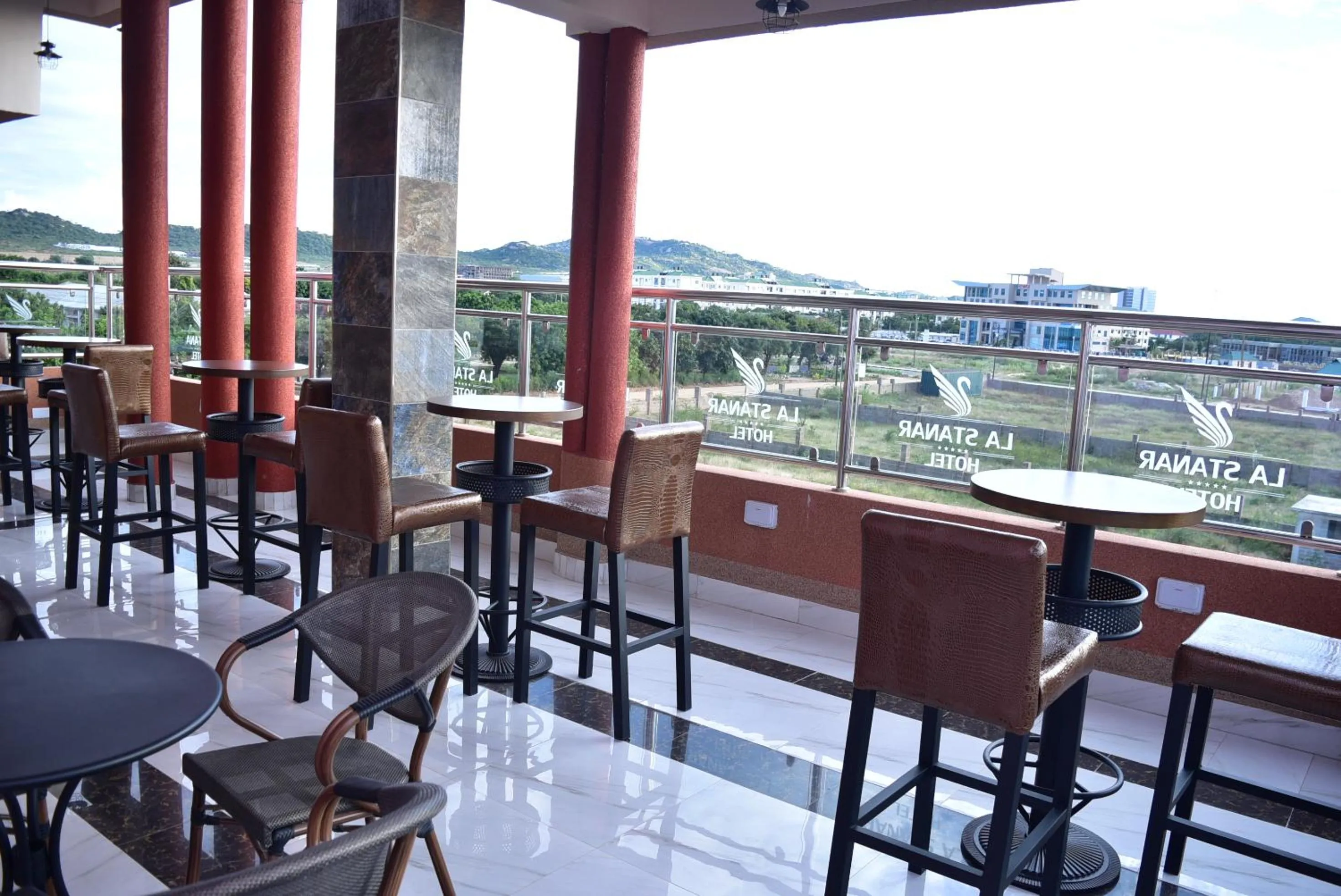 Restaurant/places to eat in La Stanar Hotel