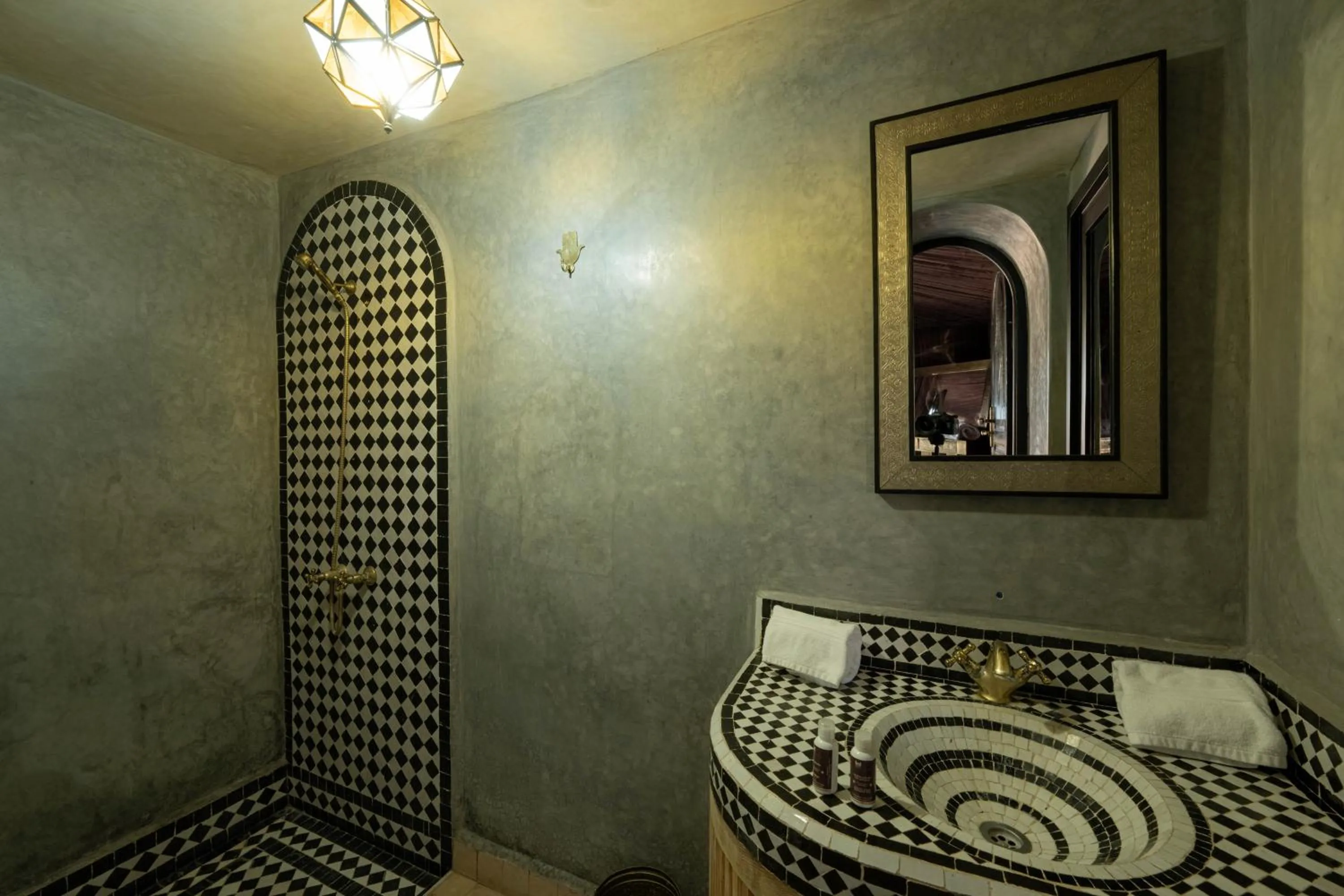 Bed in Kalyptus Luxury Camp