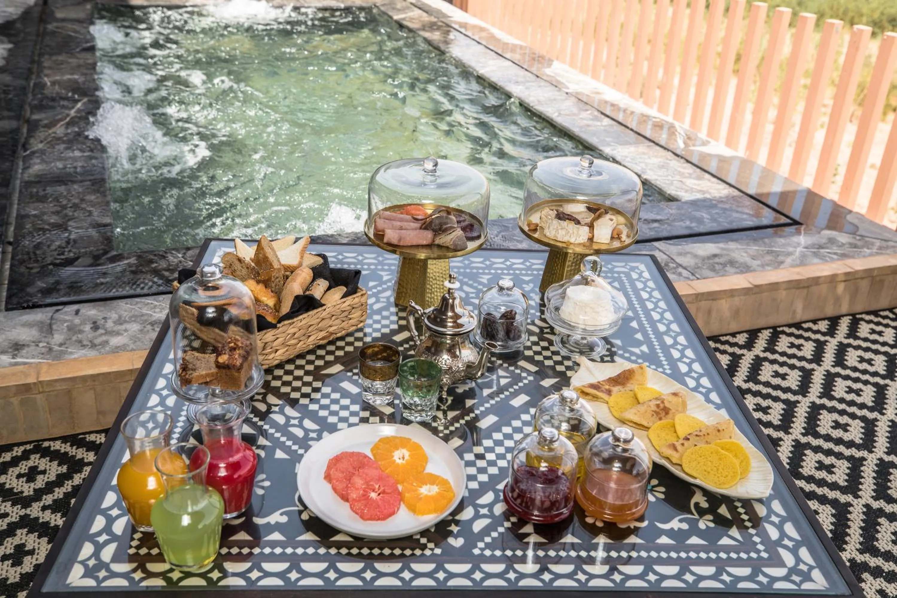 Breakfast in Kalyptus Luxury Camp