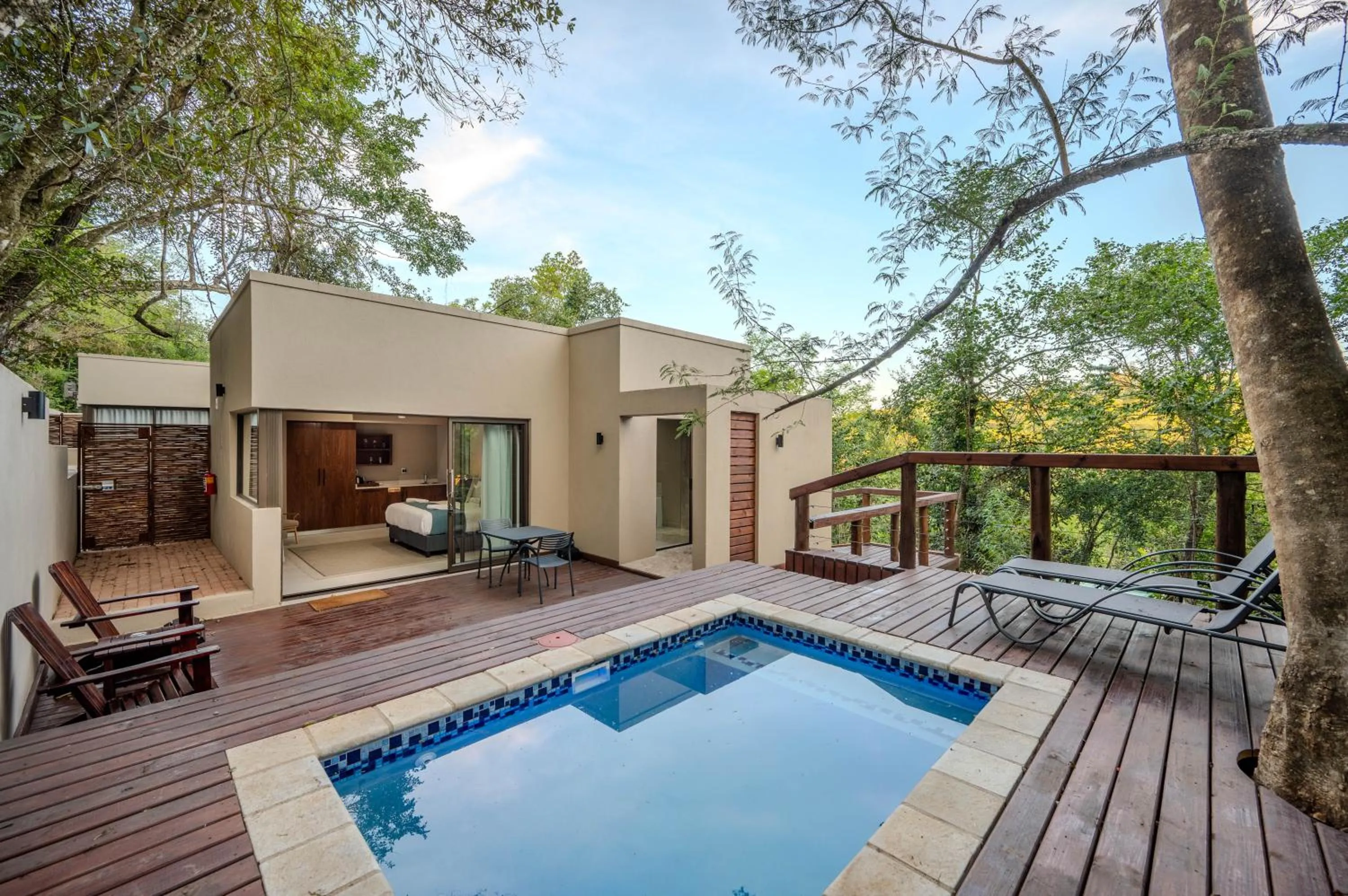 Bushbaby Valley Lodge