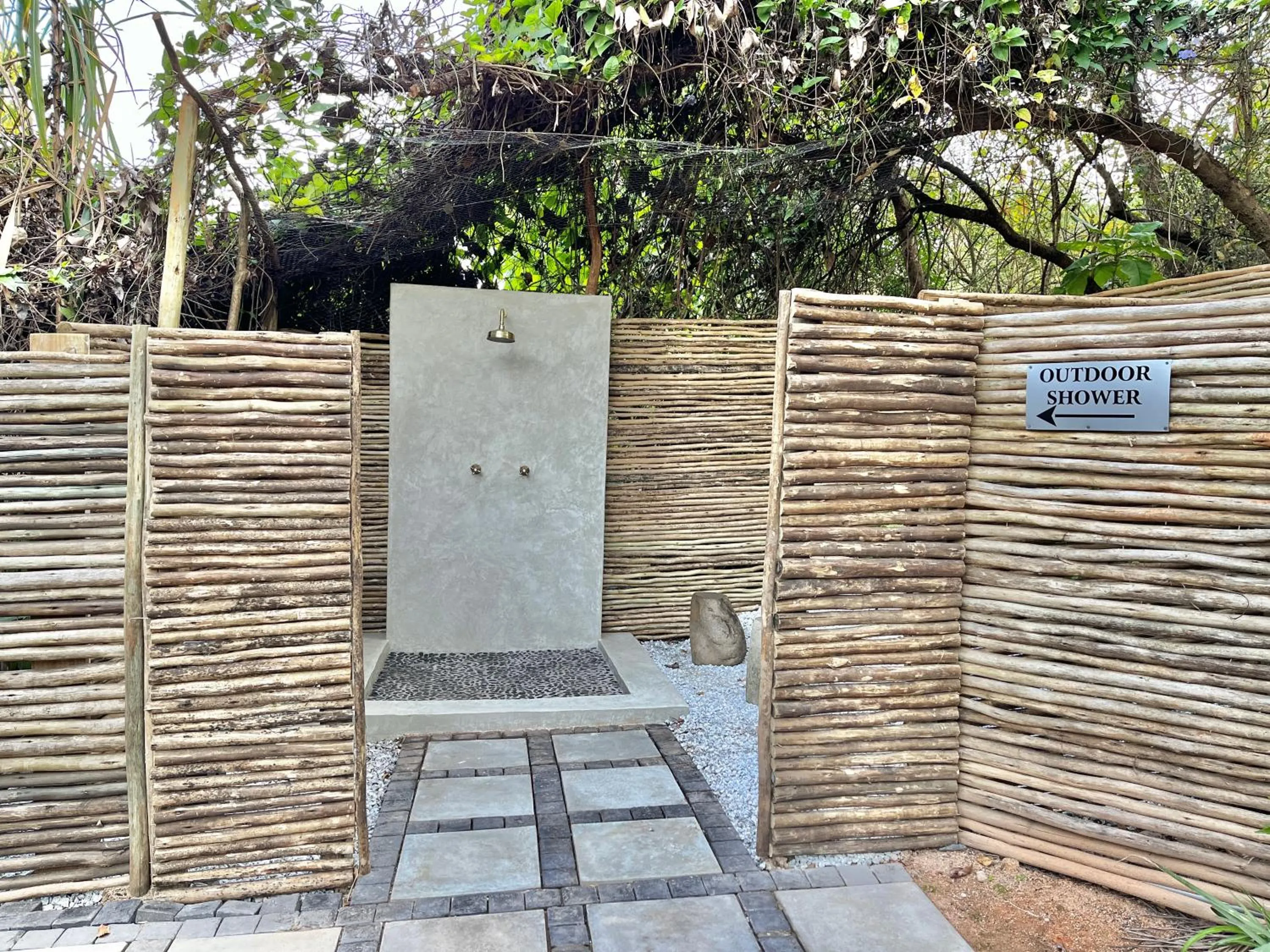 Bushbaby Valley Lodge