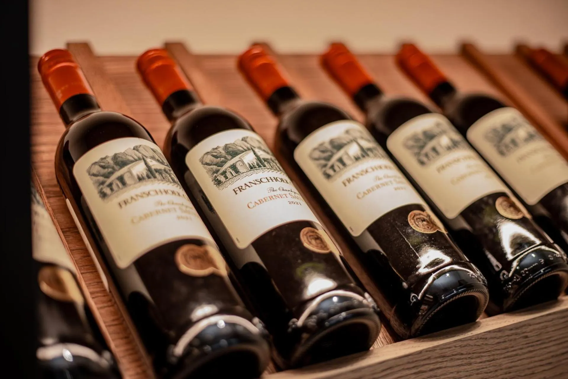 Bushbaby Valley Lodge