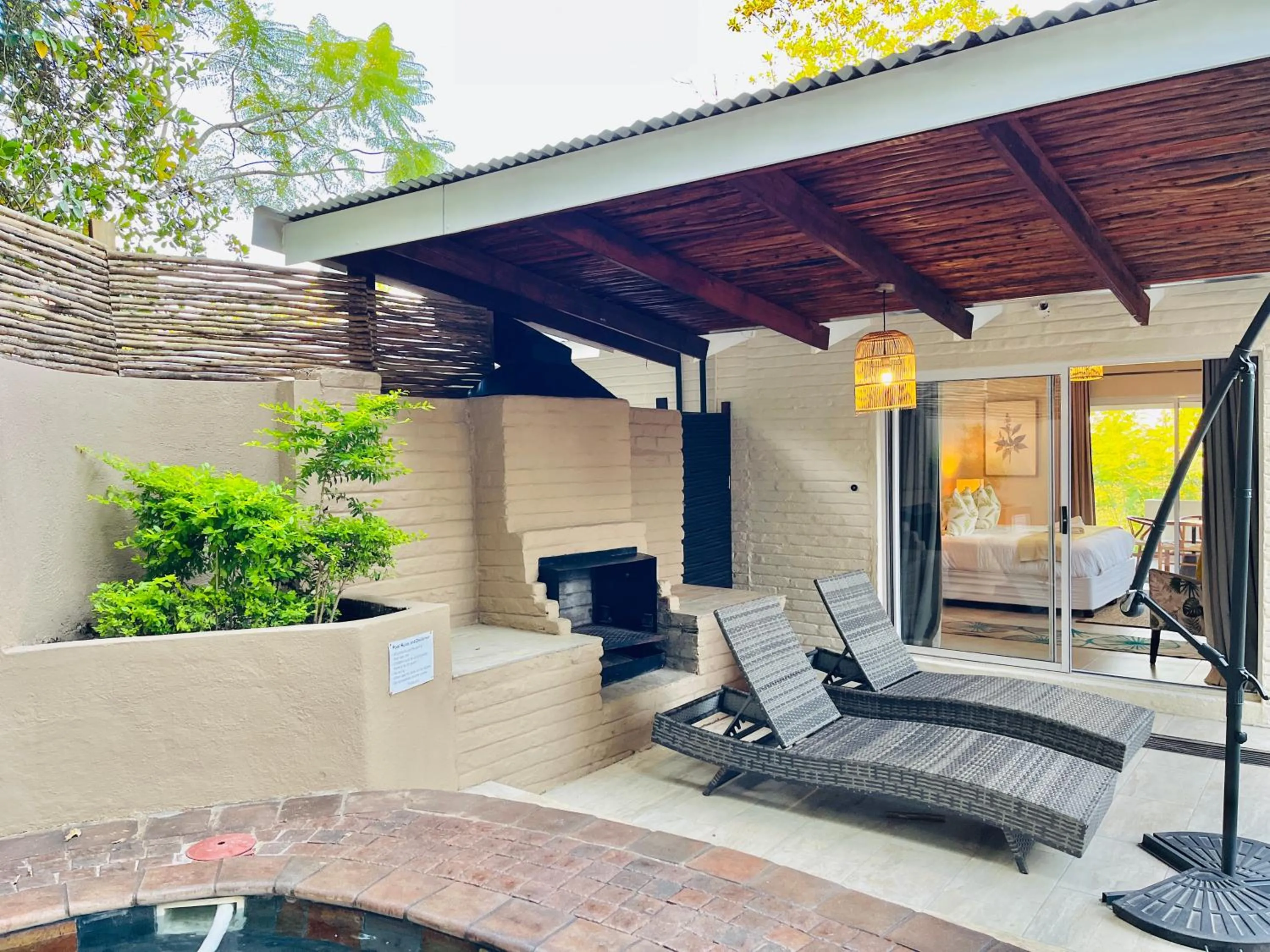 Bushbaby Valley Lodge