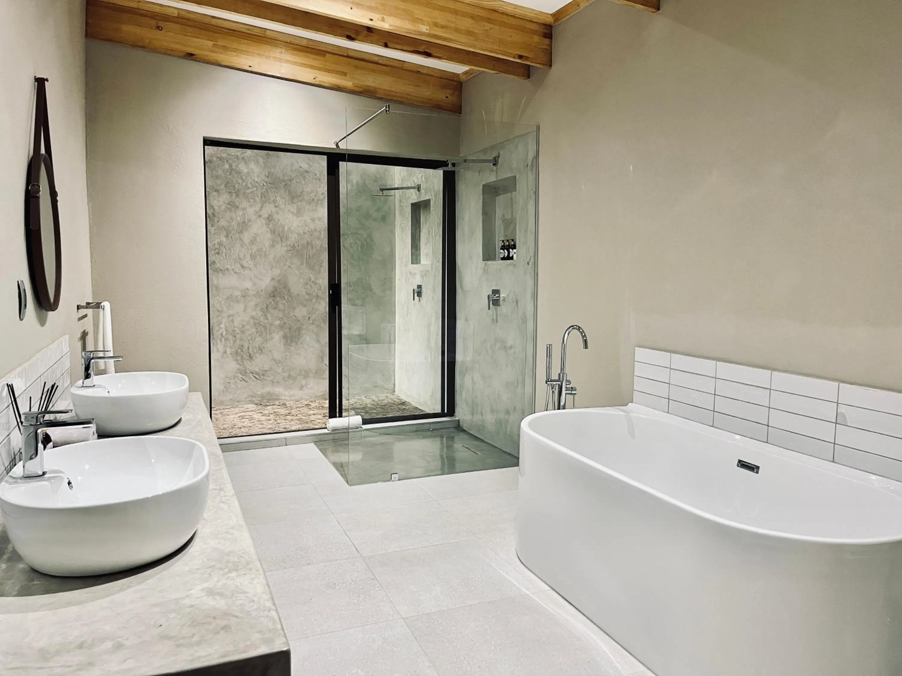 Bushbaby Valley Lodge