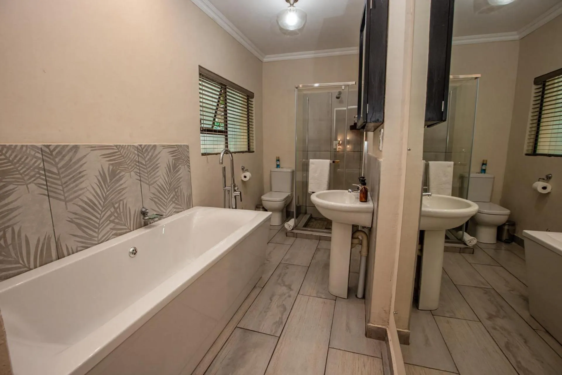 Bushbaby Valley Lodge