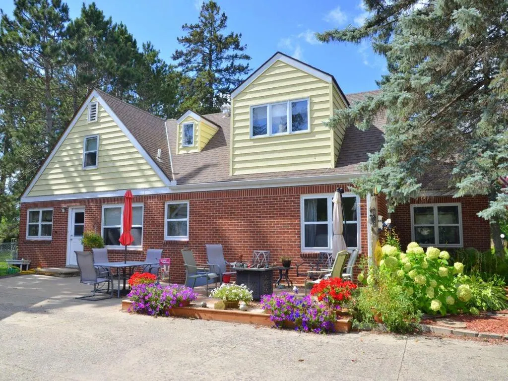 Riverside Point Resort