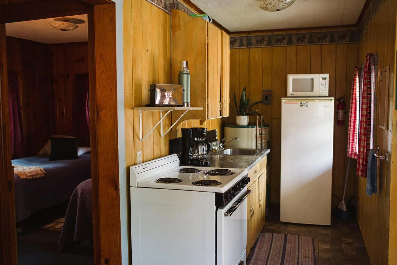 Coffee/tea facilities in Riverside Point Resort