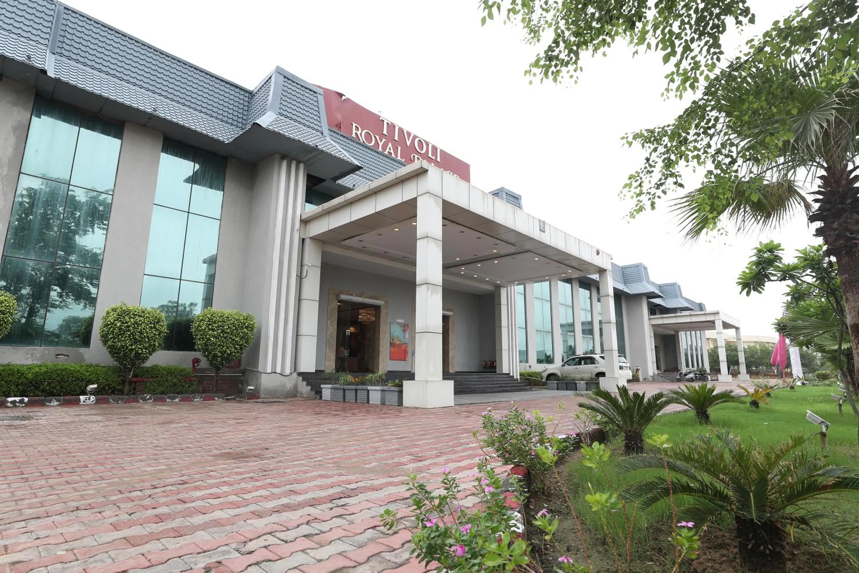 Property building in Tivoli Royal Palace