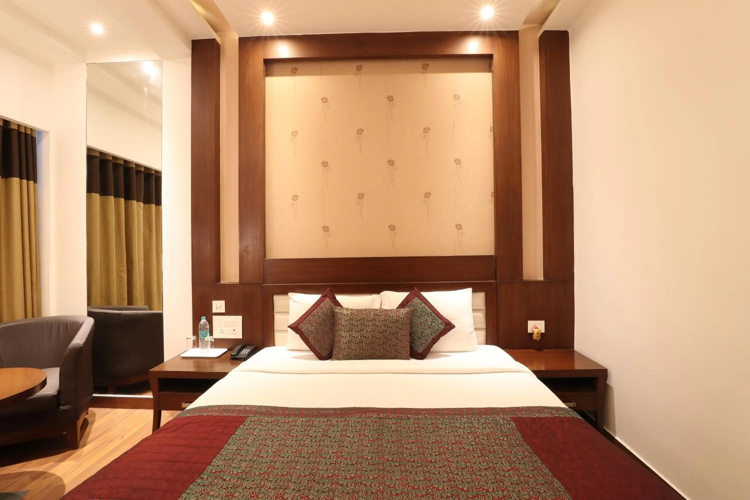 Bed in Tivoli Royal Palace