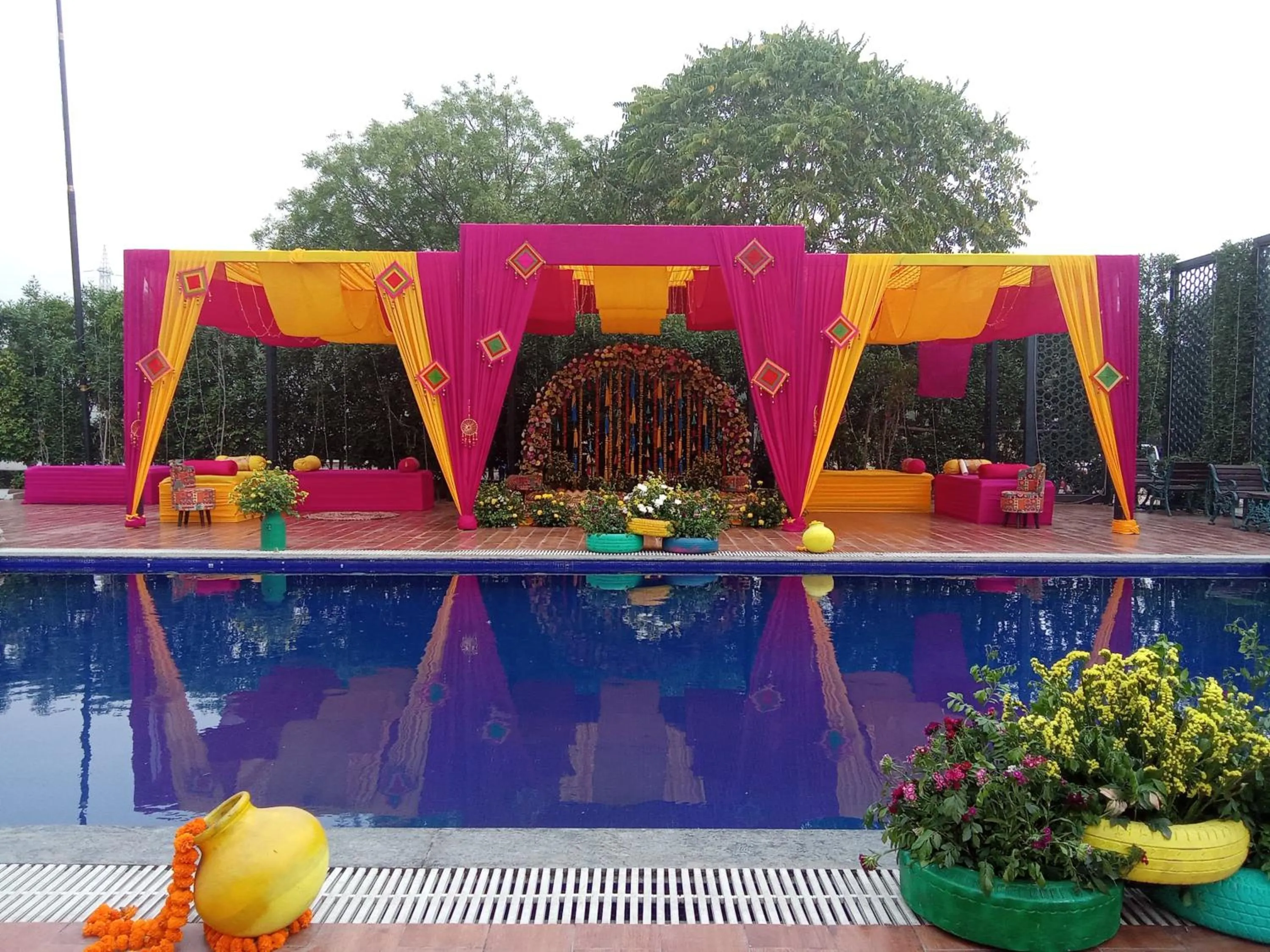 Swimming pool in Tivoli Royal Palace