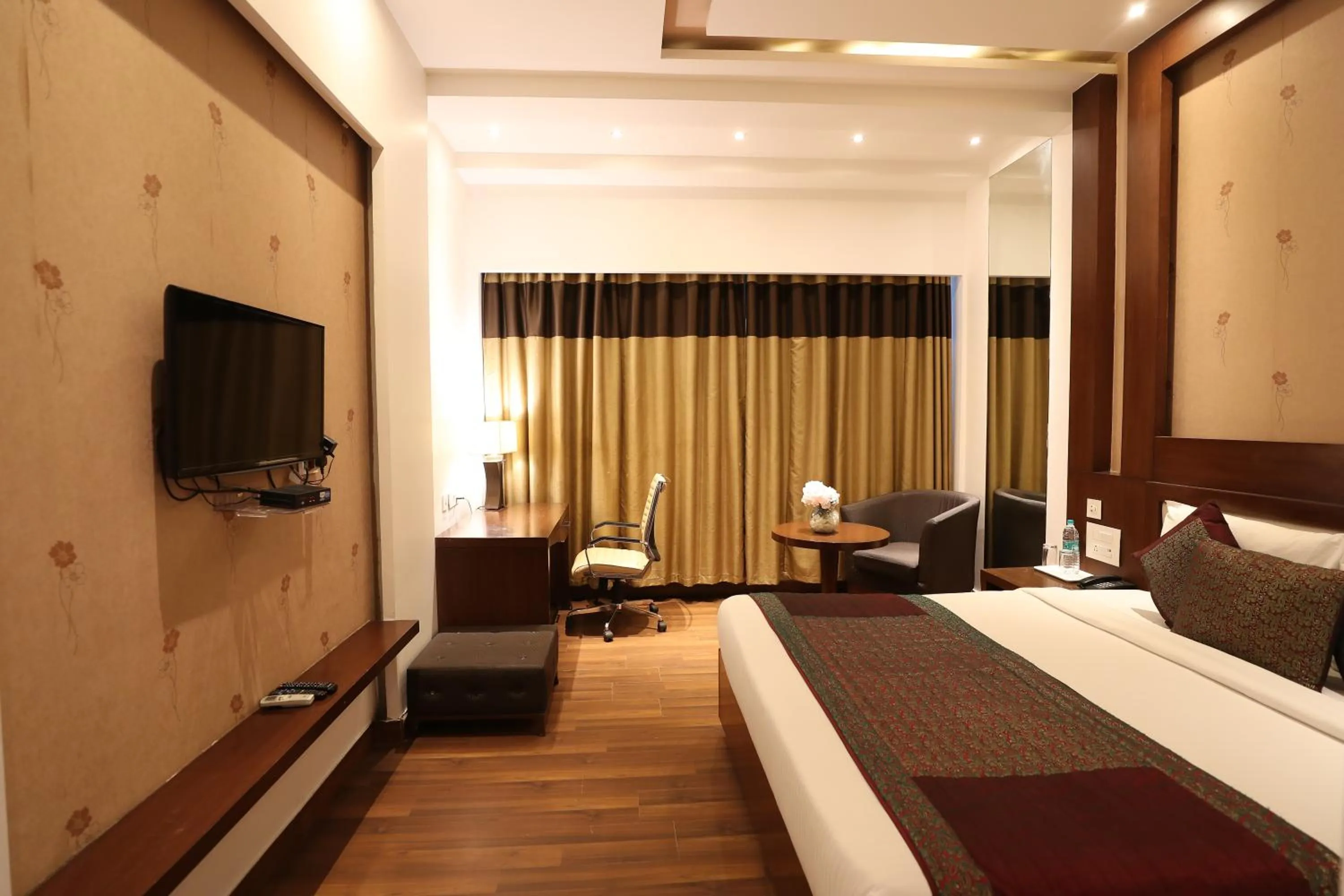 Bed in Tivoli Royal Palace