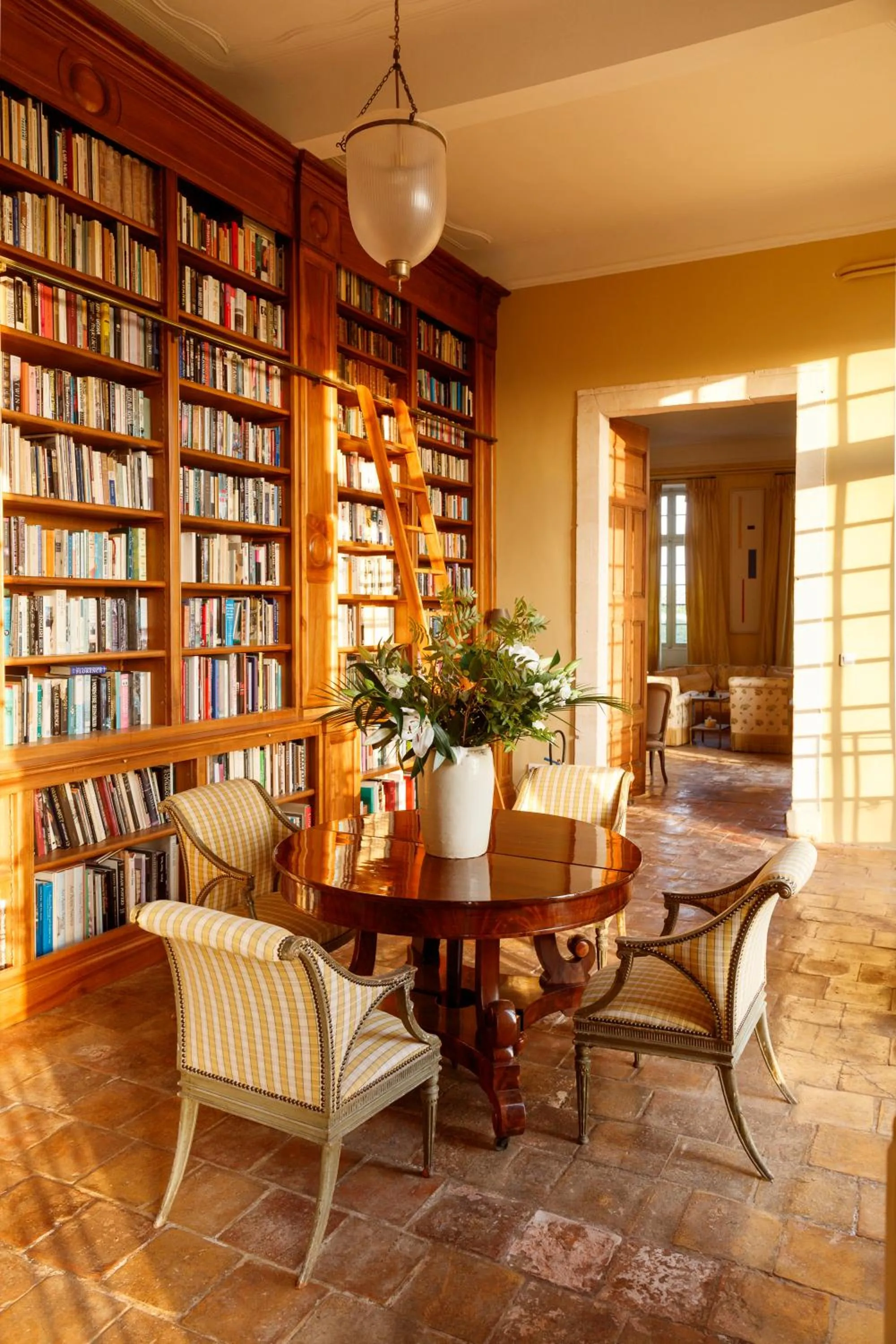 Library in Hôtel particulier de Tingry - Pierres d'Histoire
