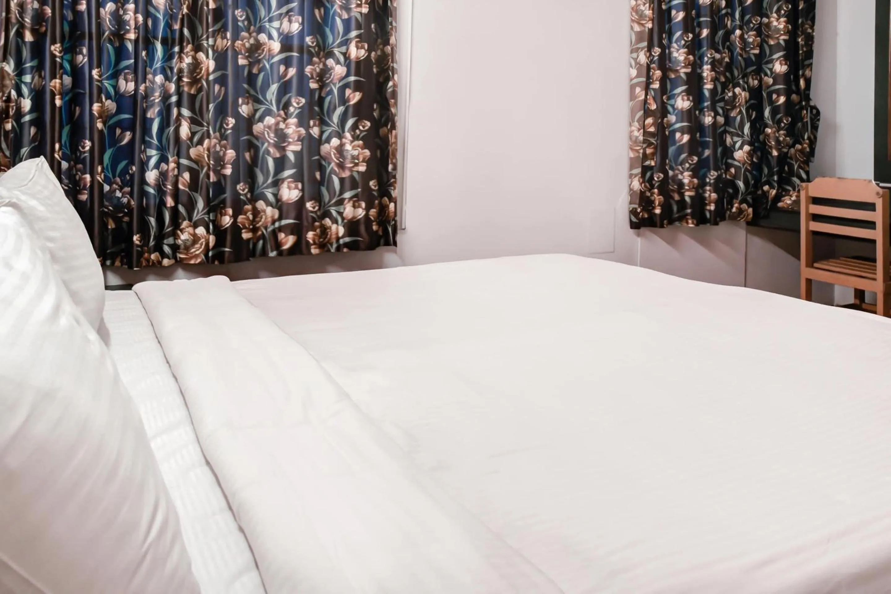 Bedroom, Bed in Hotel O Kota Lodge