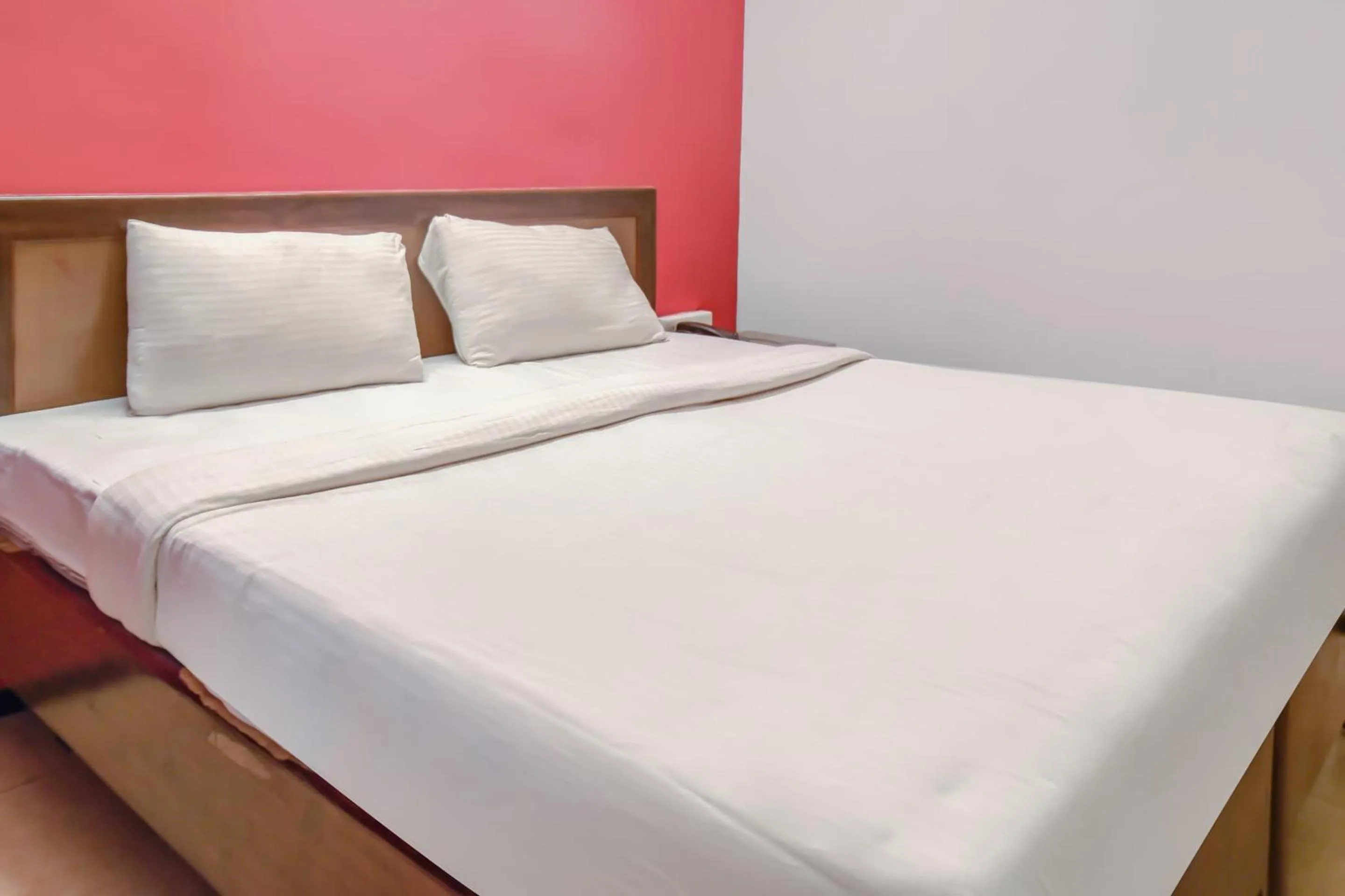 Bedroom, Bed in Hotel O Kota Lodge