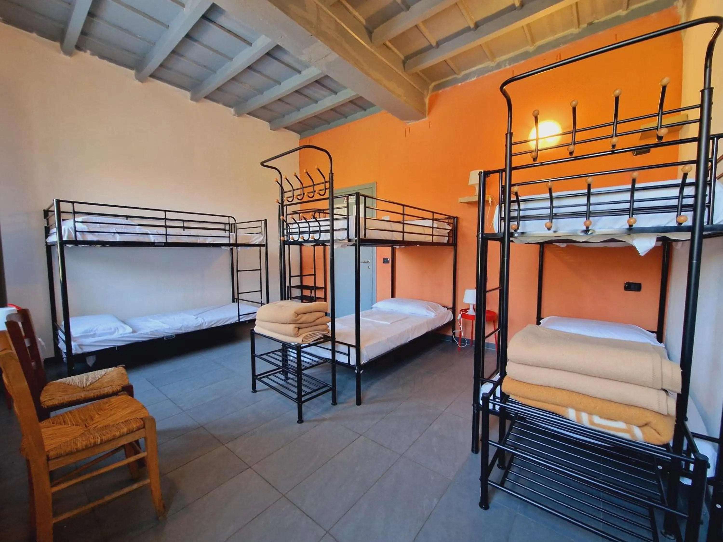 Bed in B&B e Ostello, Parco di Monza, CASCINA COSTA ALTA