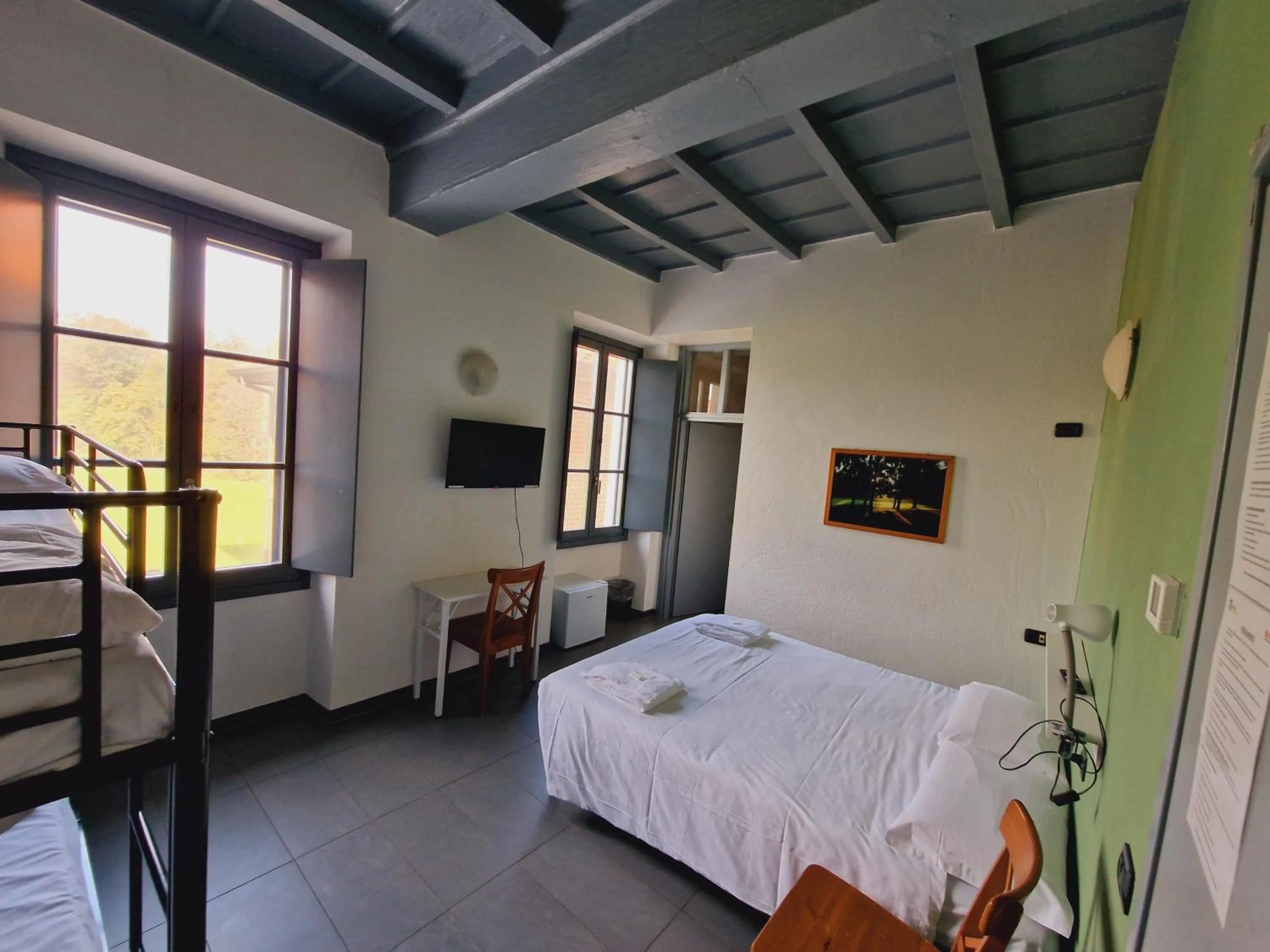 Bed in B&B e Ostello, Parco di Monza, CASCINA COSTA ALTA