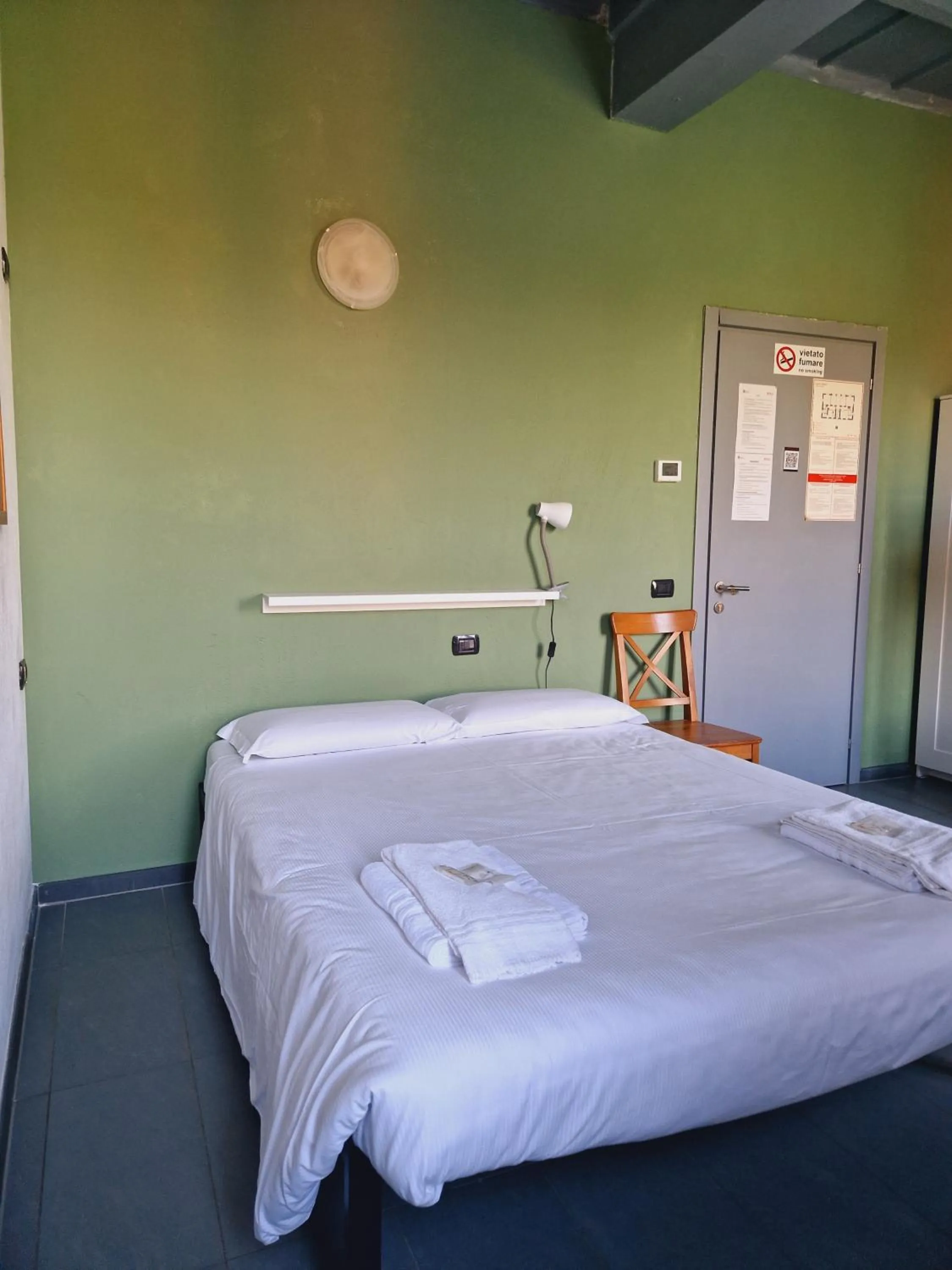 Bed in B&B e Ostello, Parco di Monza, CASCINA COSTA ALTA