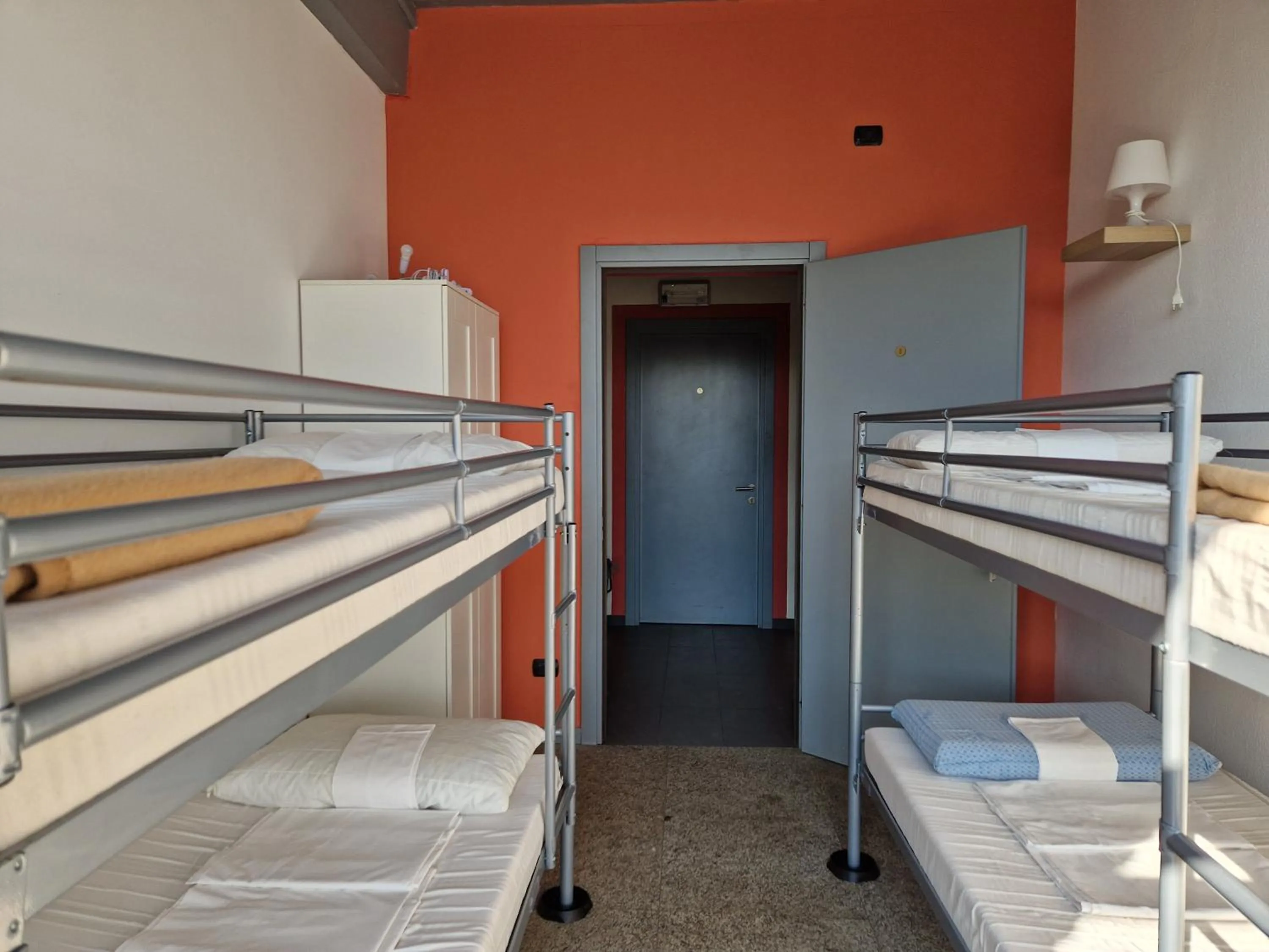 Bed in B&B e Ostello, Parco di Monza, CASCINA COSTA ALTA