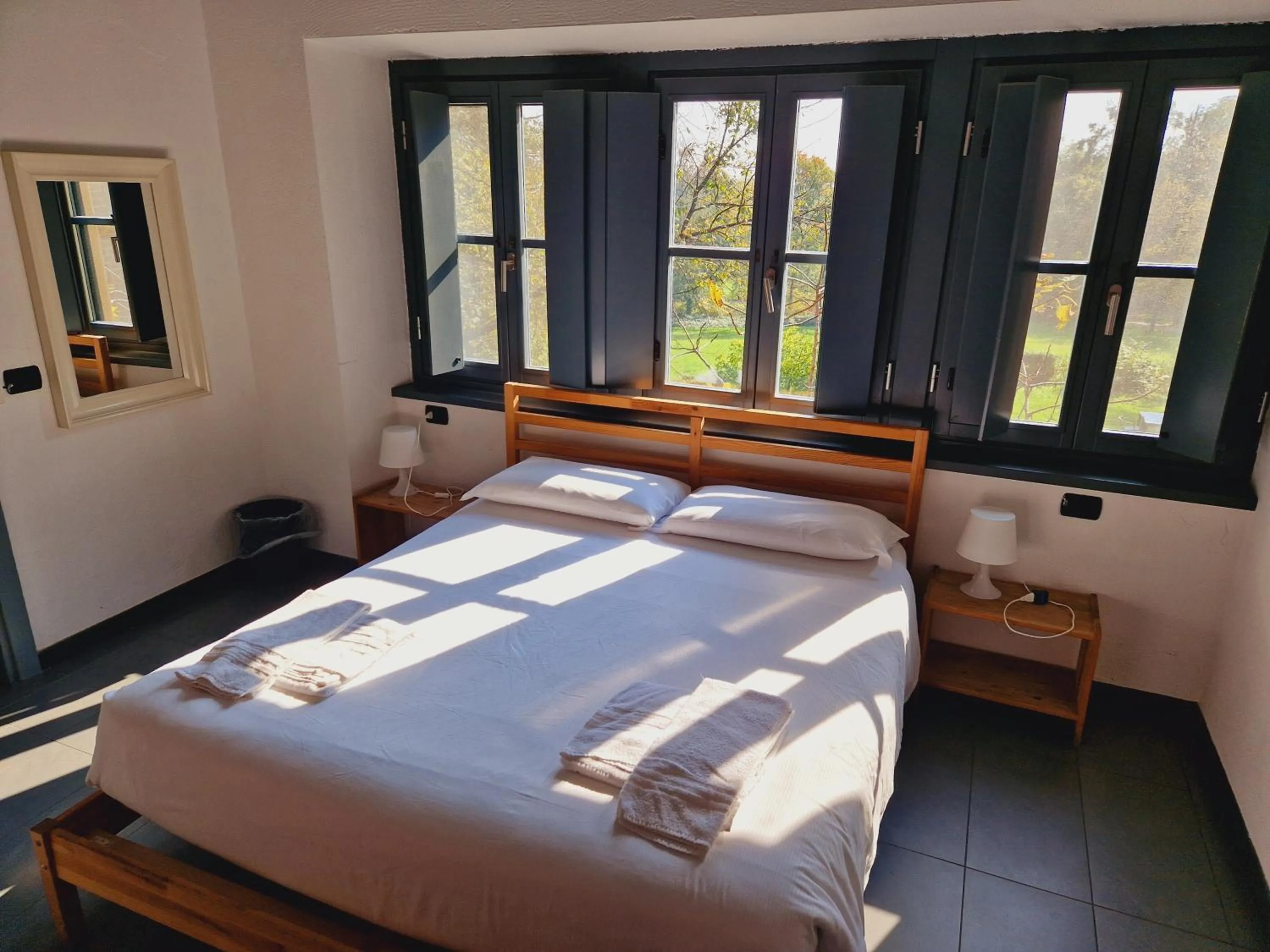 Bed in B&B e Ostello, Parco di Monza, CASCINA COSTA ALTA