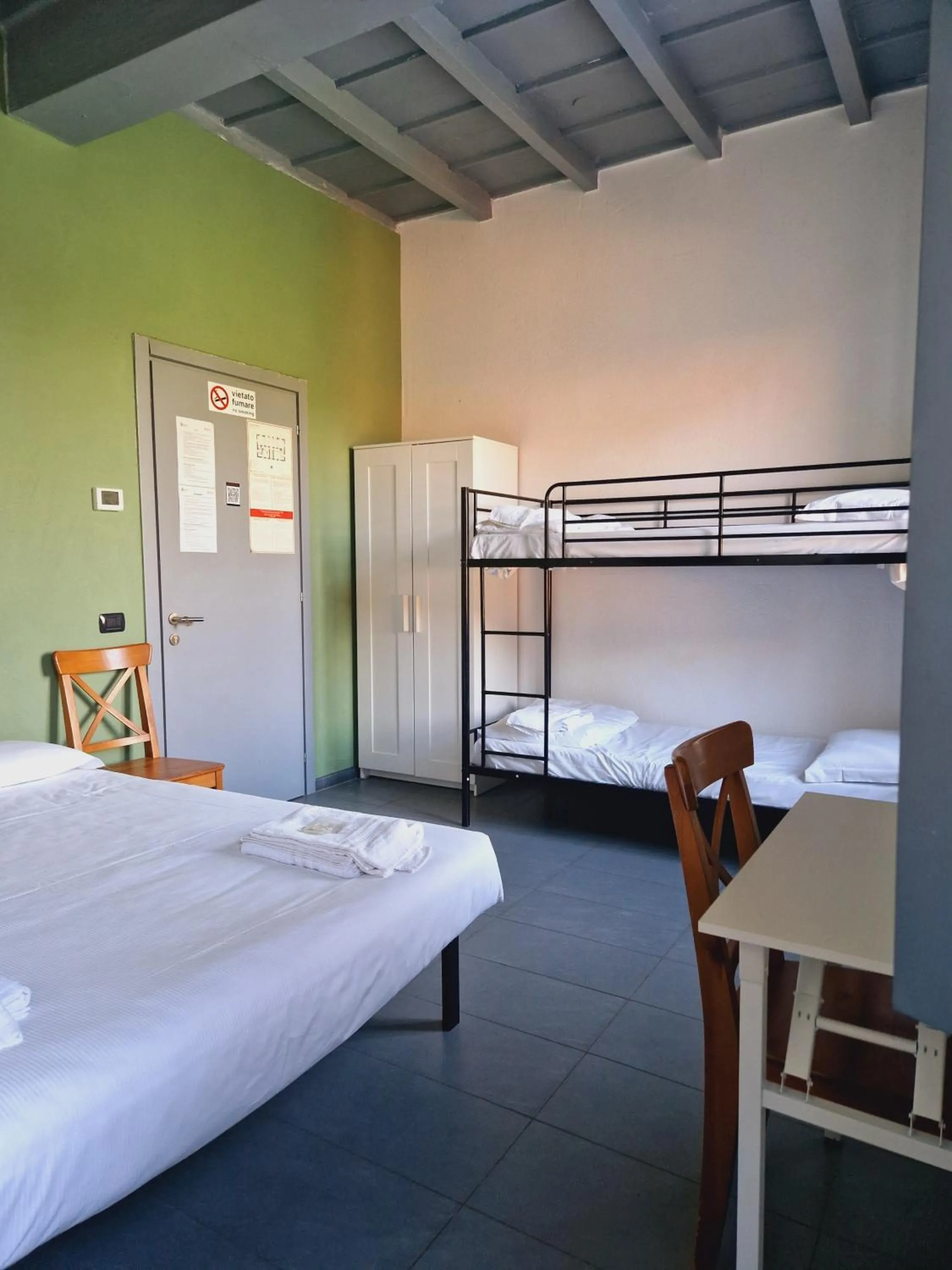 Bed in B&B e Ostello, Parco di Monza, CASCINA COSTA ALTA