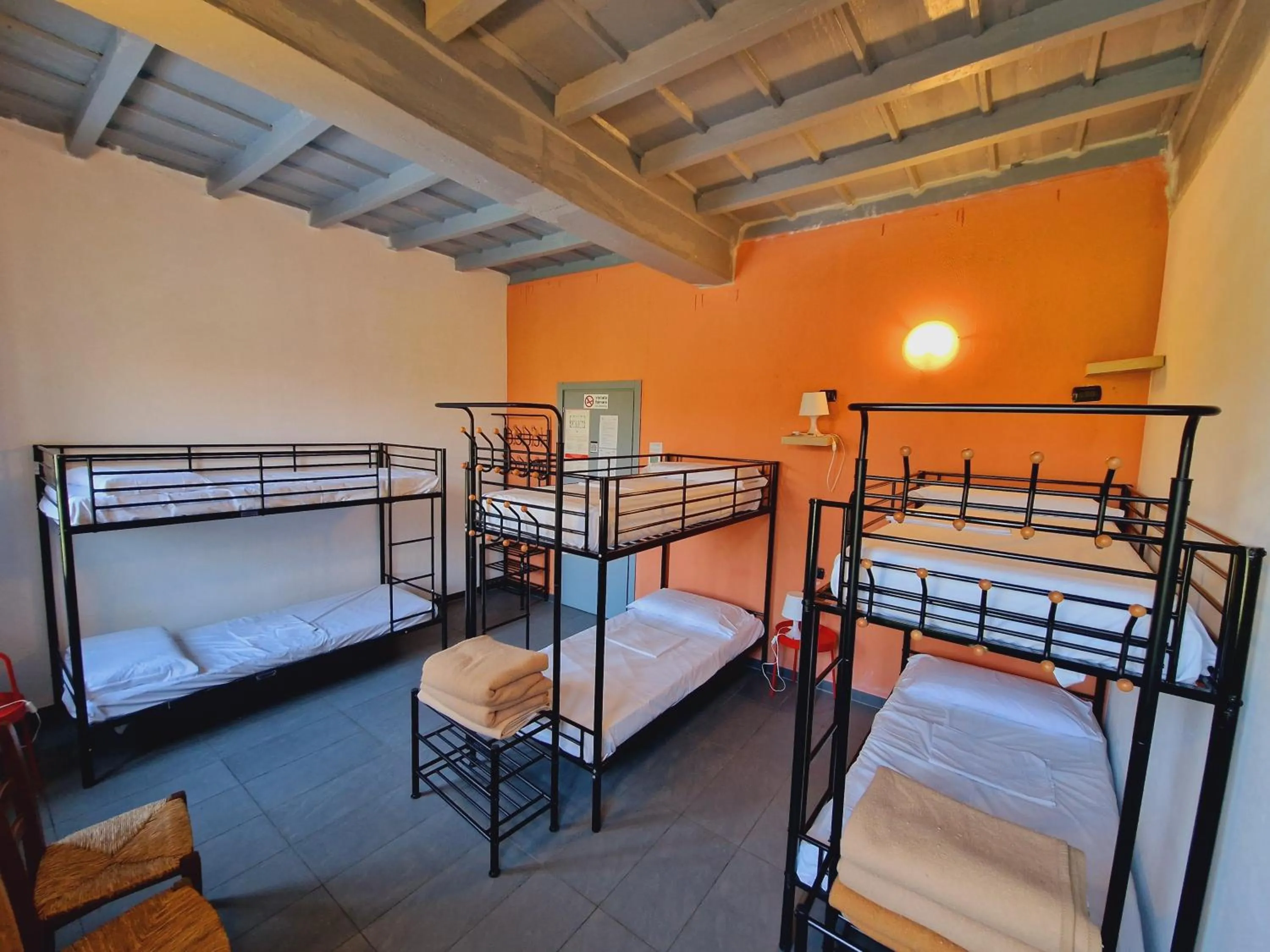 Bed in B&B e Ostello, Parco di Monza, CASCINA COSTA ALTA